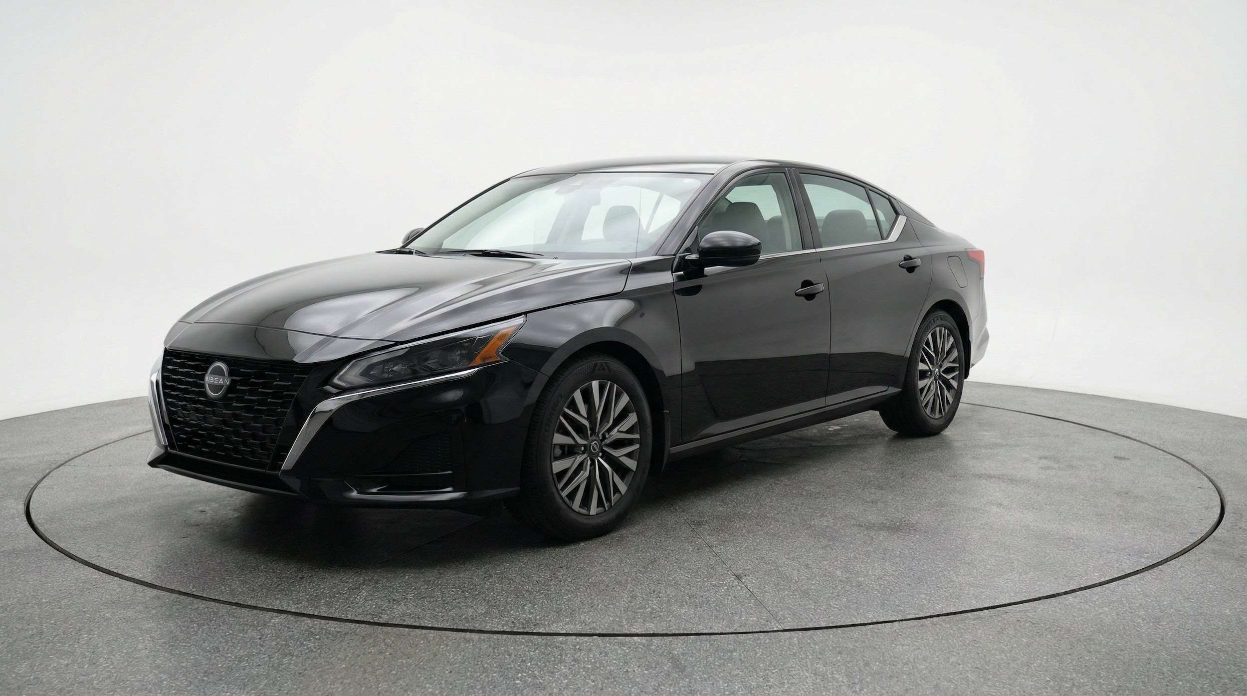 2025 Nissan Altima SV - Photo 3