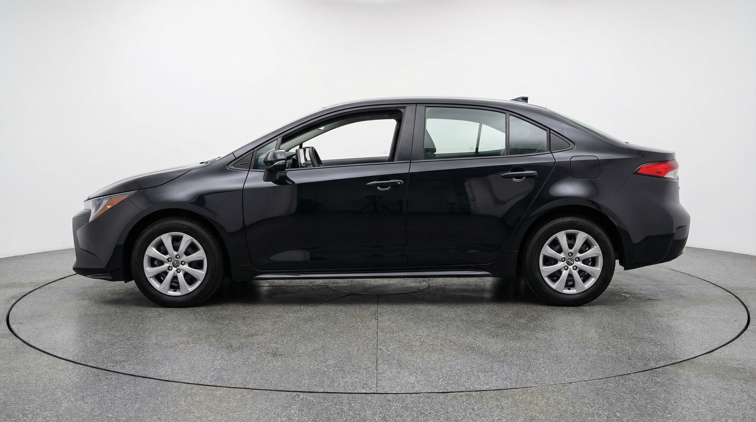 Thumbnail: 2025 Toyota Corolla - 4