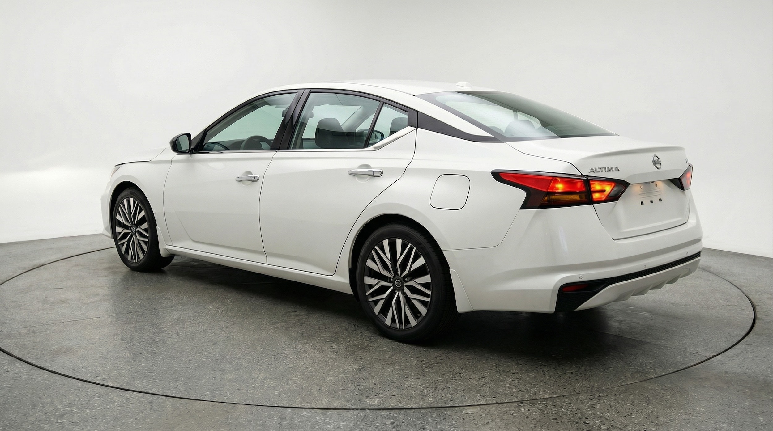 Thumbnail: 2025 Nissan Altima - 5