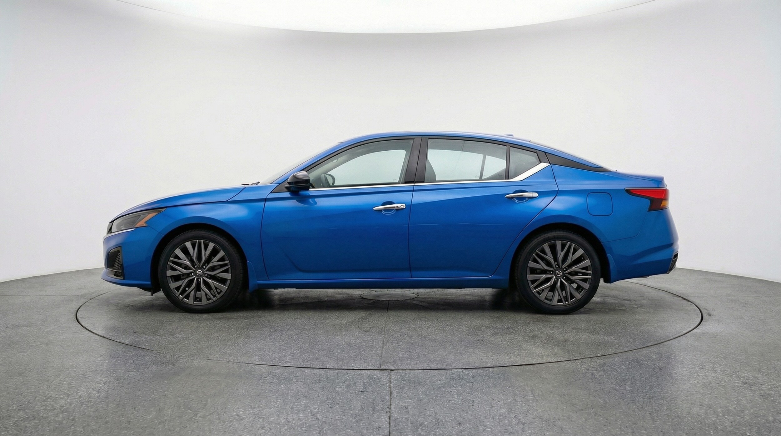 Thumbnail: 2025 Nissan Altima - 4