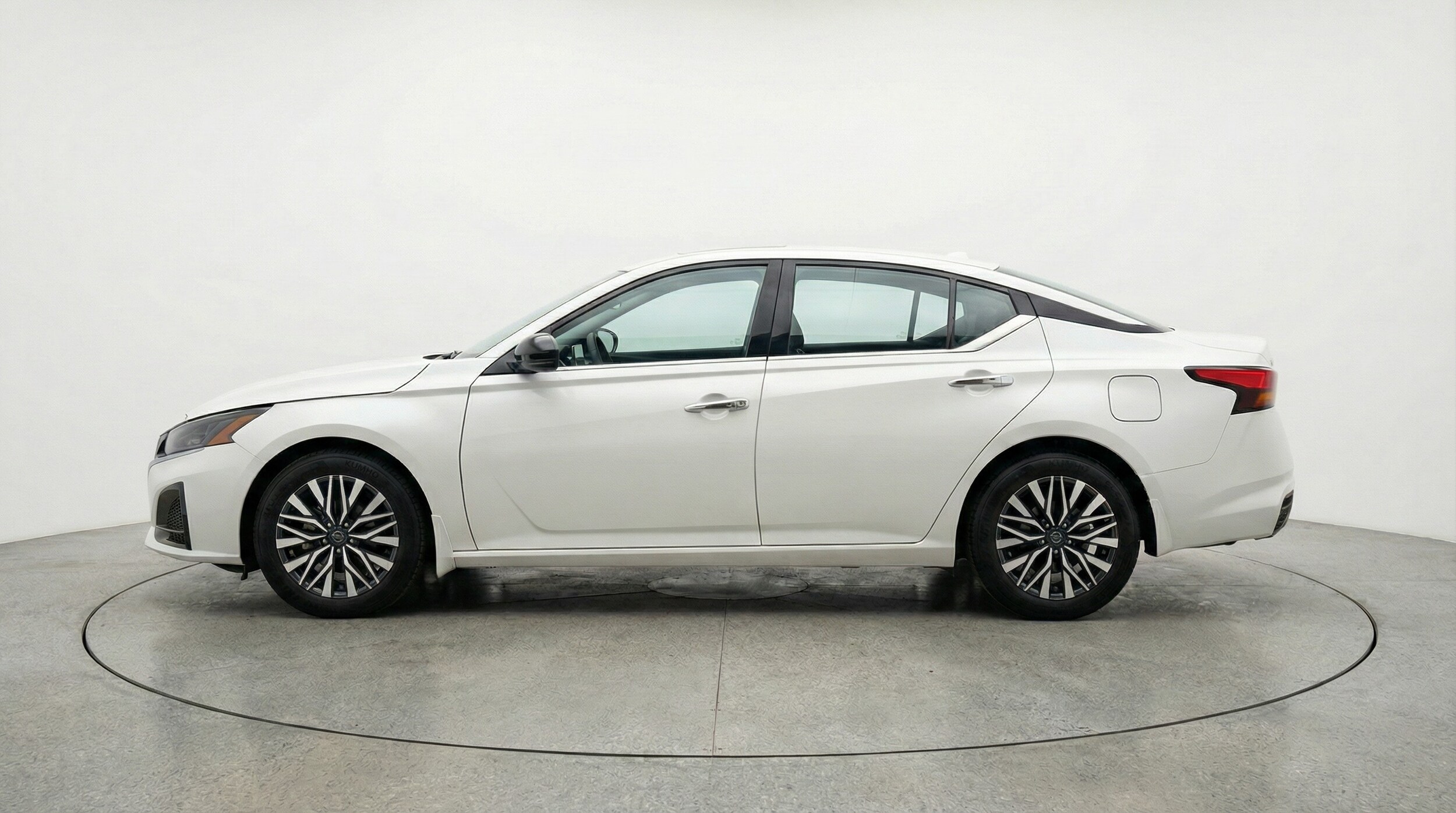 Thumbnail: 2025 Nissan Altima - 4