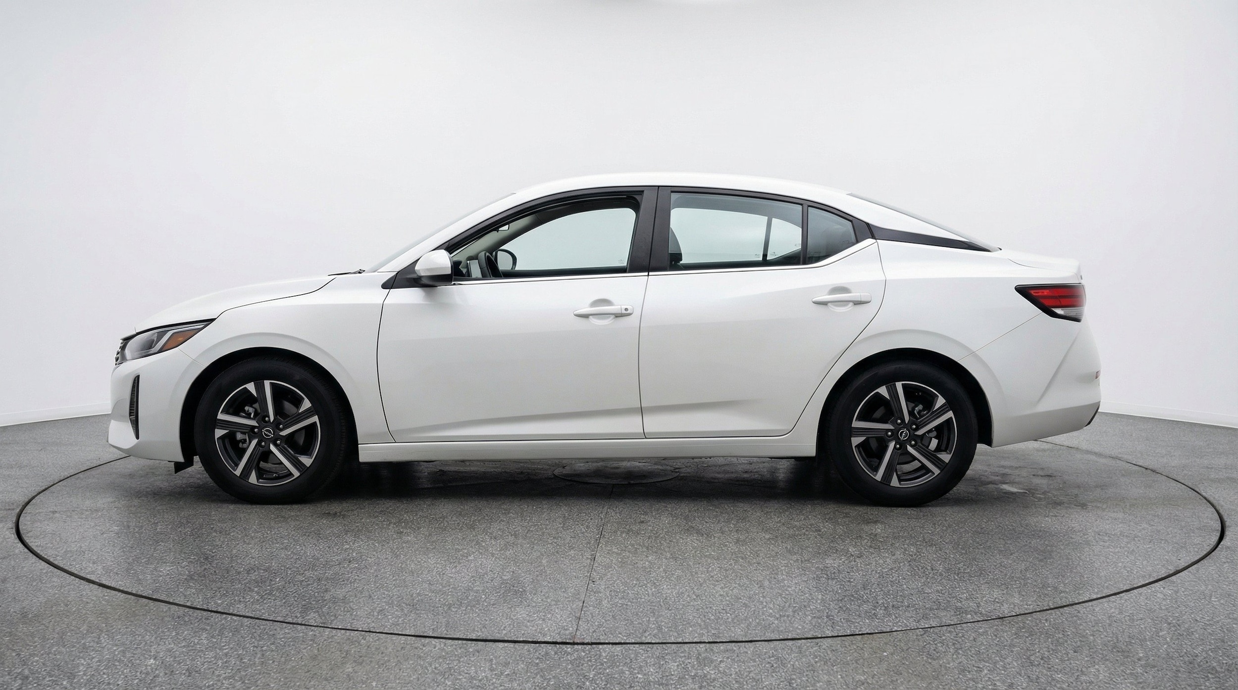 Thumbnail: 2025 Nissan Sentra - 5