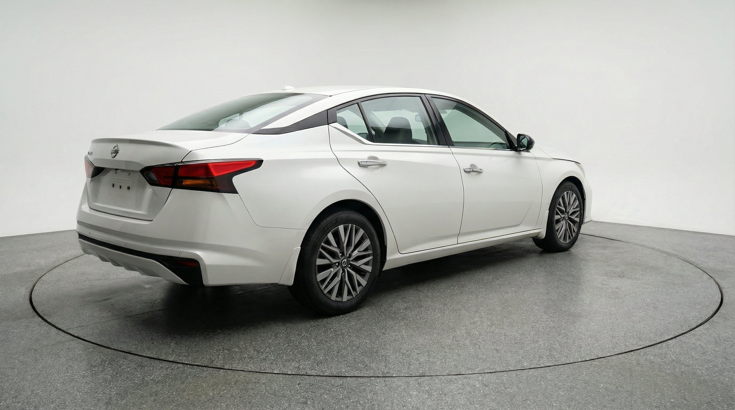 Thumbnail: 2025 Nissan Altima - 9