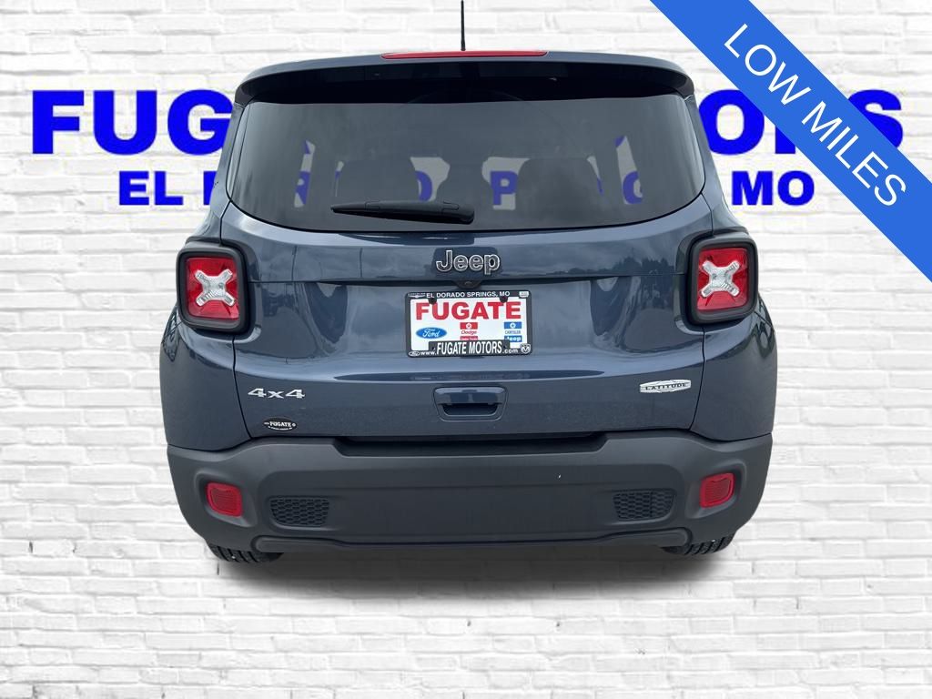 2022 Jeep Renegade Latitude photo 4