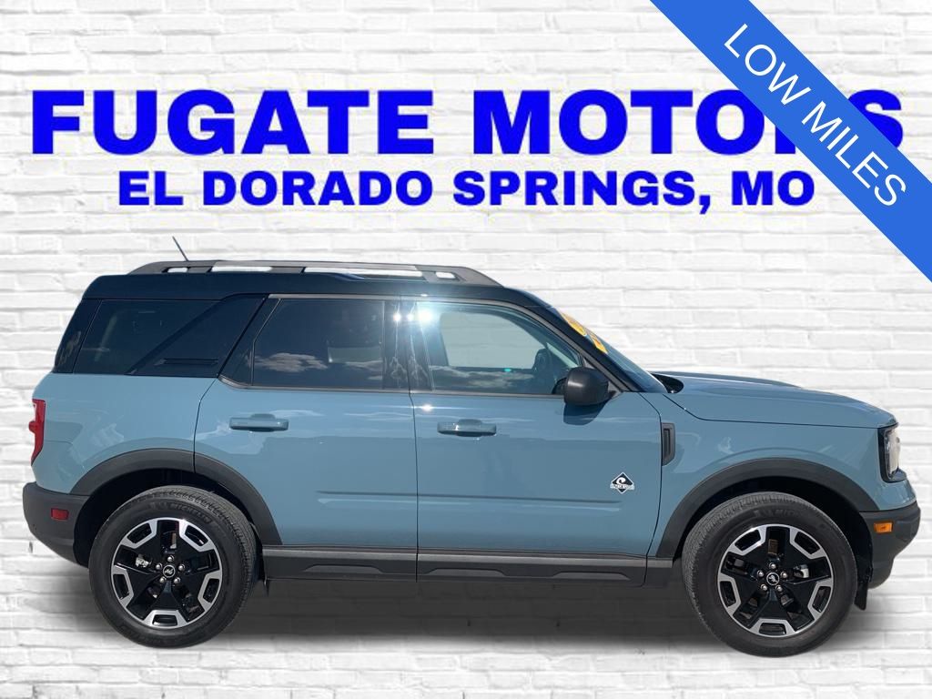 2022 Ford Bronco Sport Outer Banks photo 2