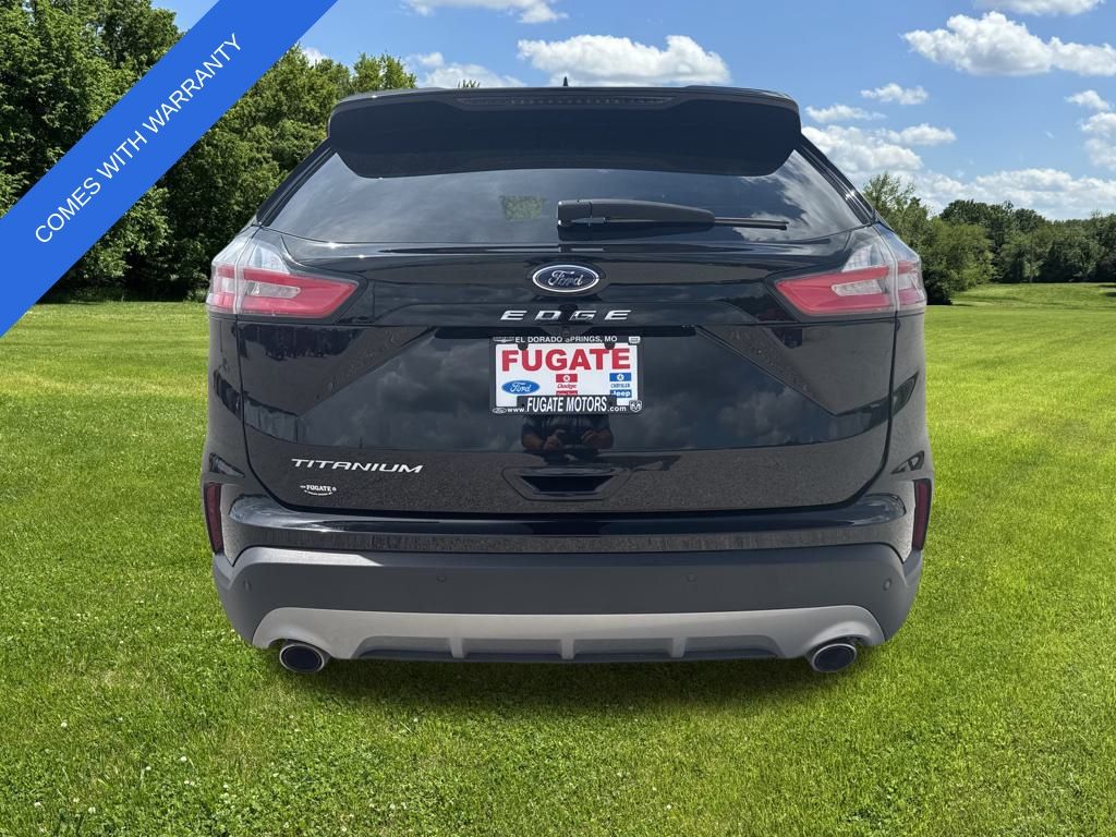 2021 Ford Edge Titanium photo 4