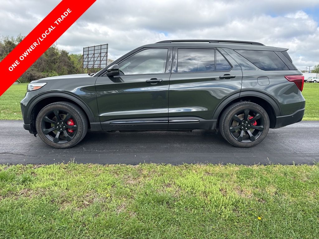 2022 Ford Explorer ST photo 2
