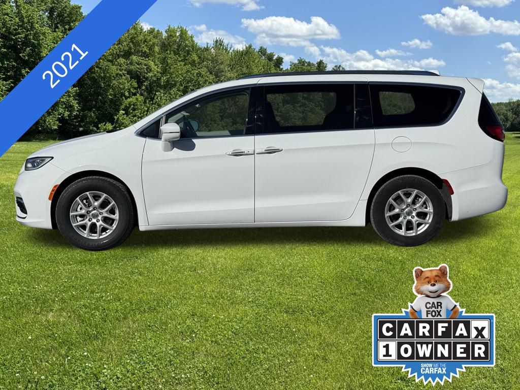 Used 2021 Chrysler Pacifica Touring L with VIN 2C4RC1BG2MR584525 for sale in Kansas City