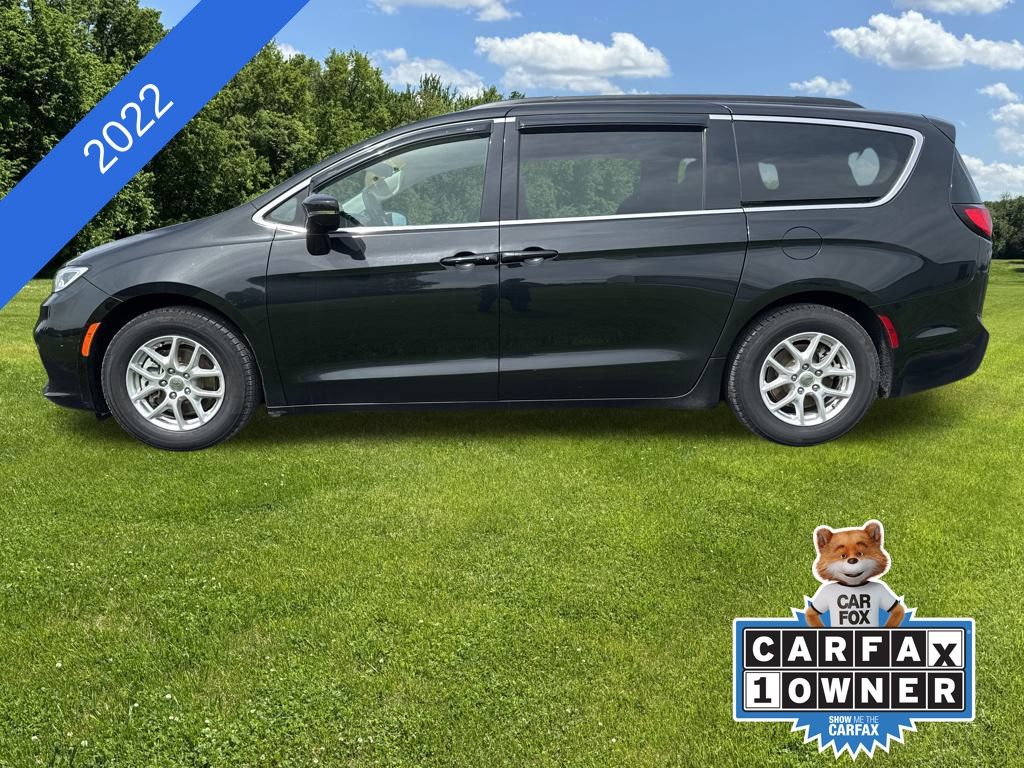 Used 2022 Chrysler Pacifica Touring L with VIN 2C4RC1BG9NR150135 for sale in Kansas City