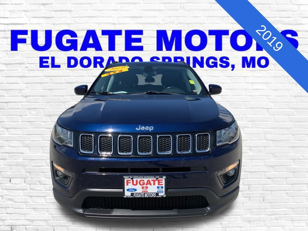Used 2019 Jeep Compass Latitude with VIN 3C4NJDBB9KT664988 for sale in Kansas City