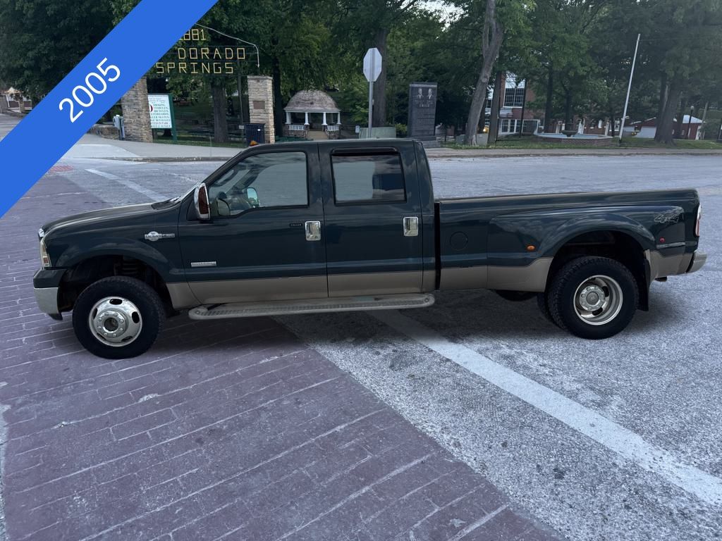 Used 2005 Ford F-350 Super Duty Lariat with VIN 1FTWW33P55EC32218 for sale in Kansas City