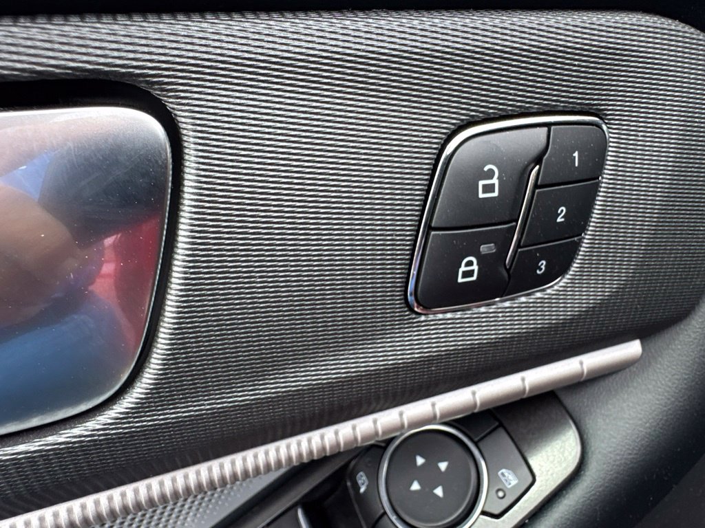2025 Ford Explorer ST - Photo 29