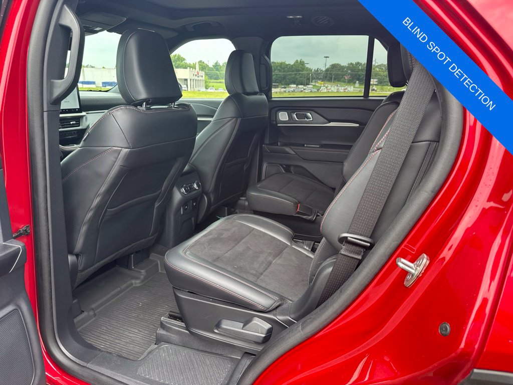 2025 Ford Explorer ST - Photo 18