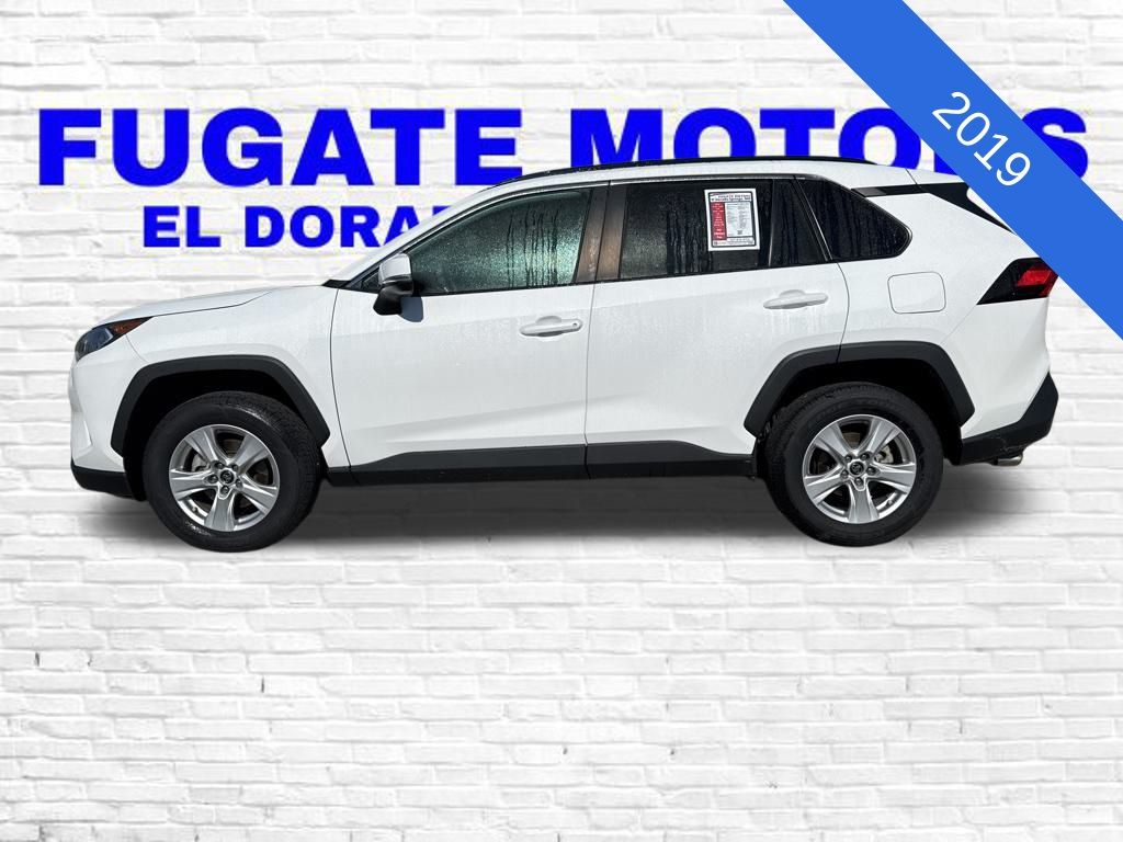 Used 2019 Toyota RAV4 XLE with VIN 2T3W1RFV2KW011188 for sale in El Dorado Springs, MO