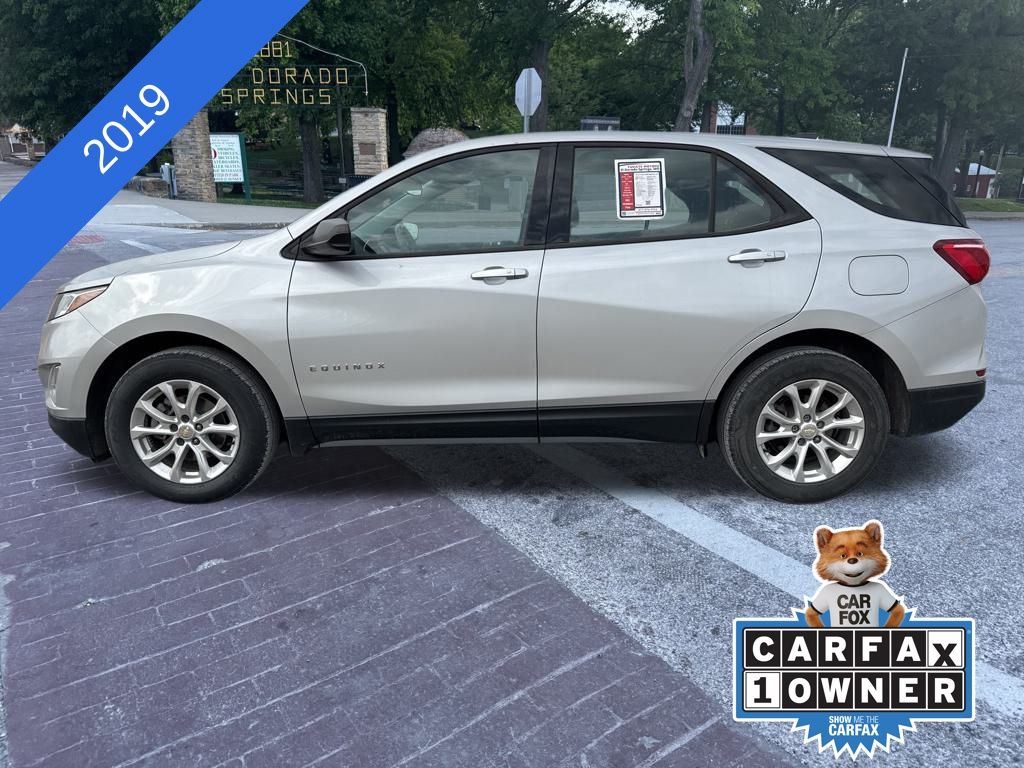 Used 2019 Chevrolet Equinox LS with VIN 2GNAXSEV8K6144817 for sale in Kansas City