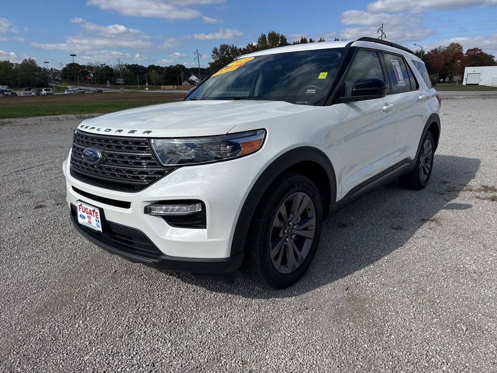 2023 Ford Explorer XLT 4WD's photo
