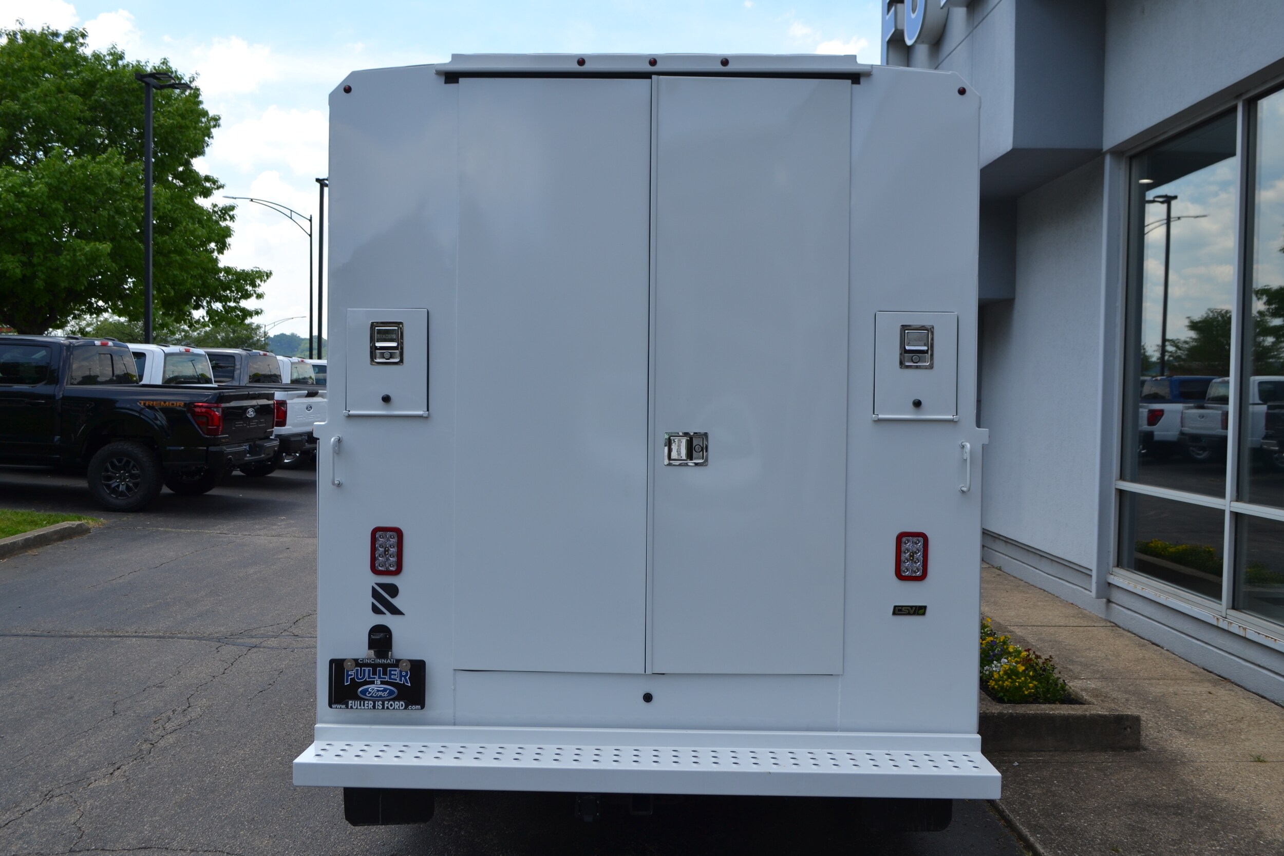 2025 Ford E-350 Base photo 3