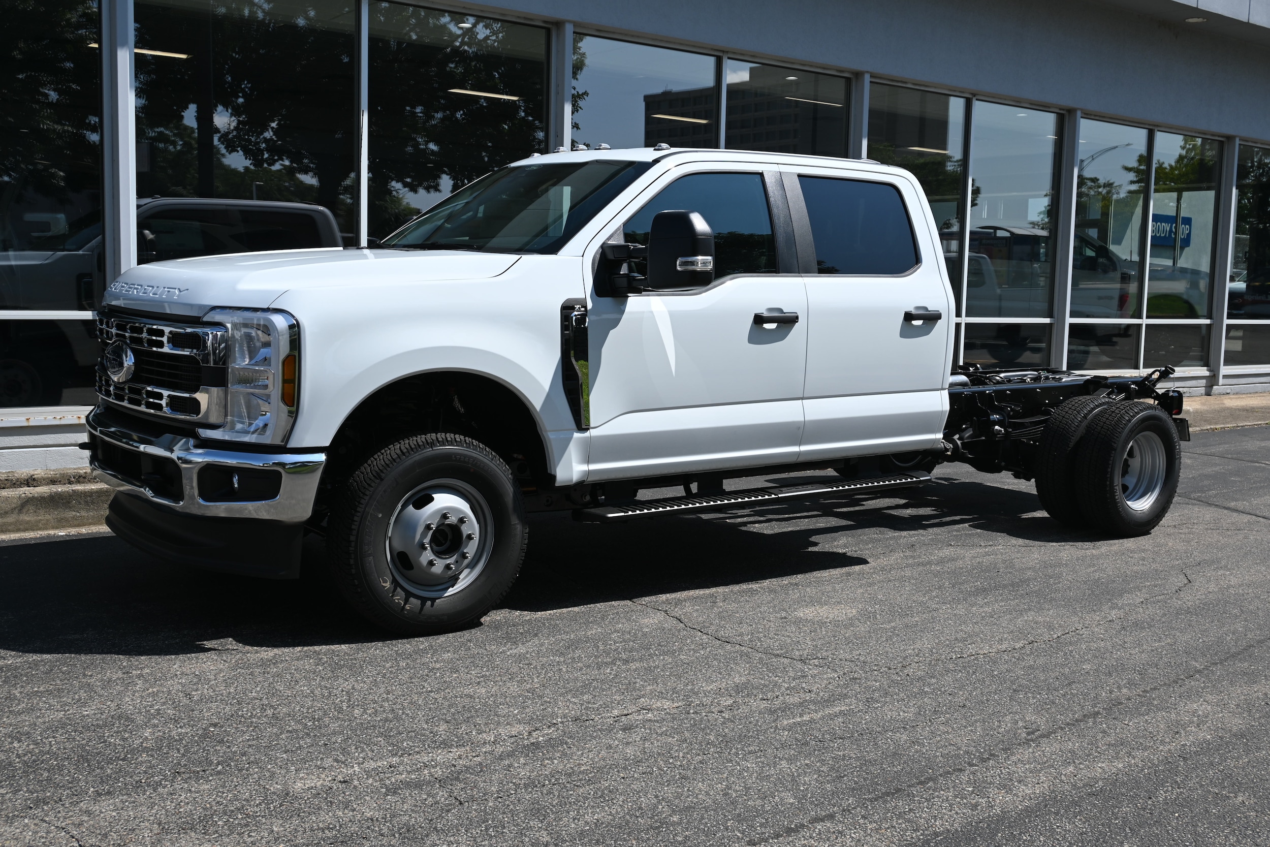 2026 Ford F-350 Super Duty Chassis Cab XL's photo