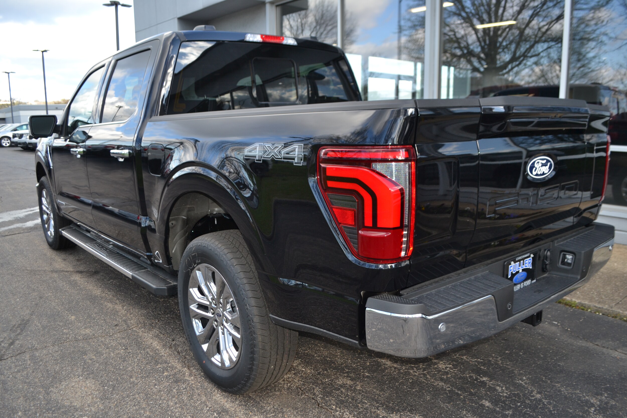 2025 Ford F-150 Lariat photo 3