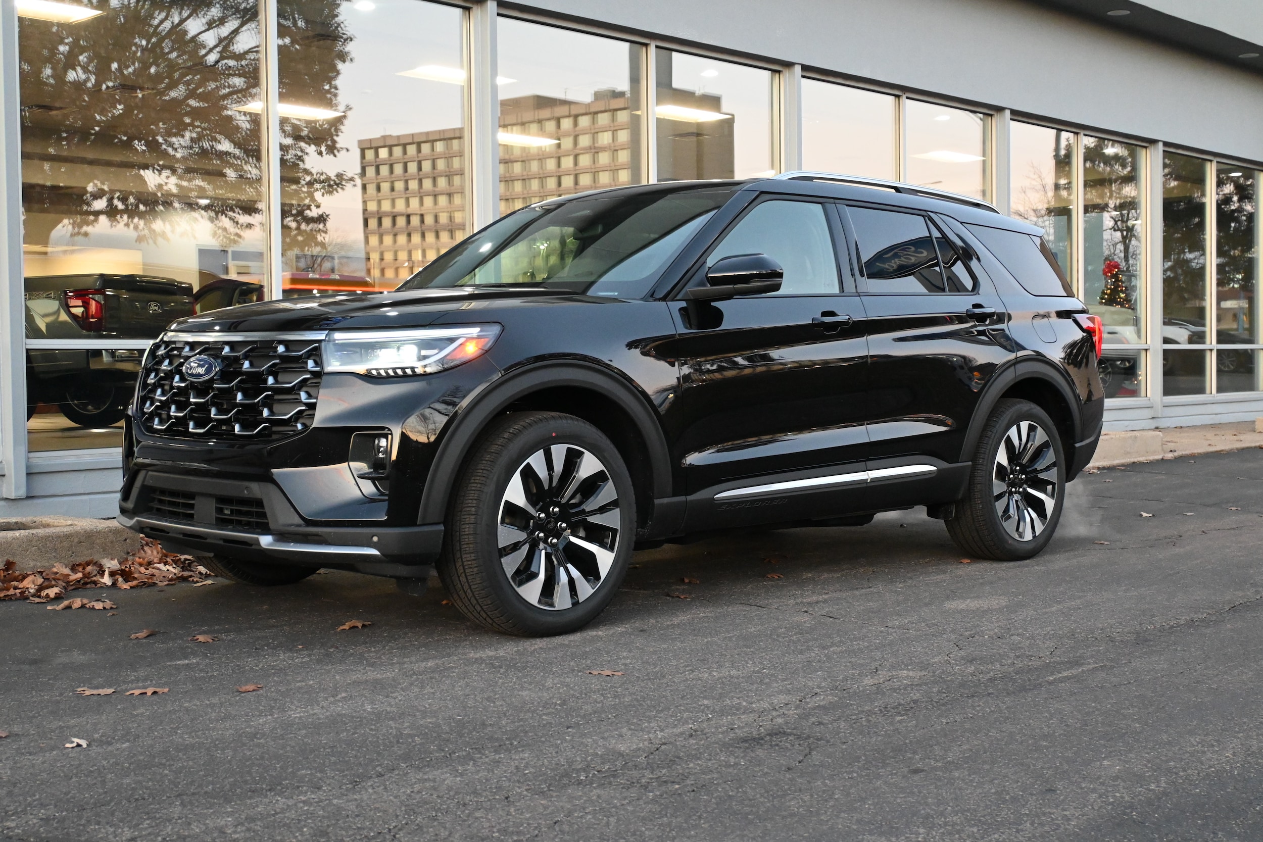 2026 Ford Explorer Platinum's photo