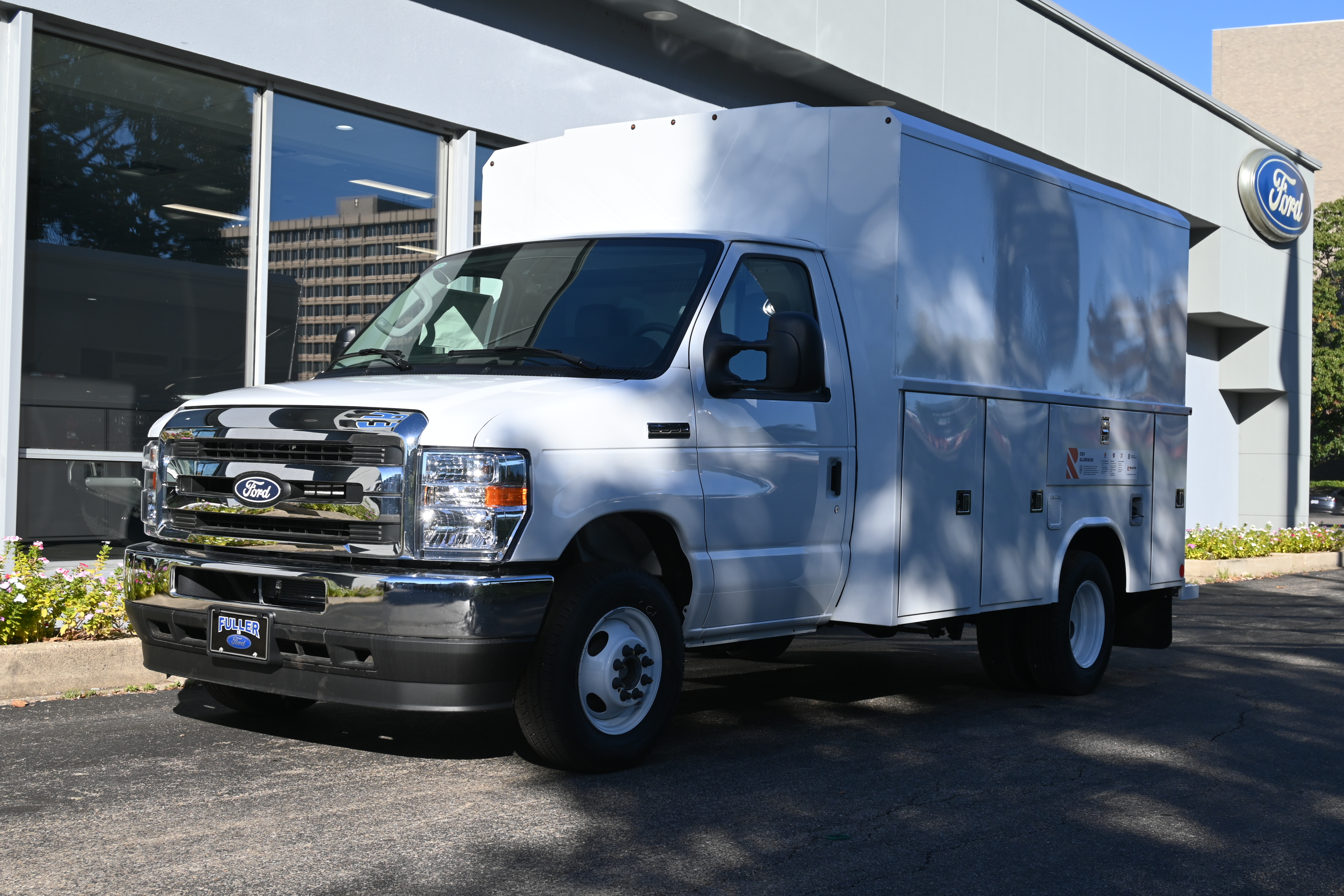  Ford E-350 Cutaway