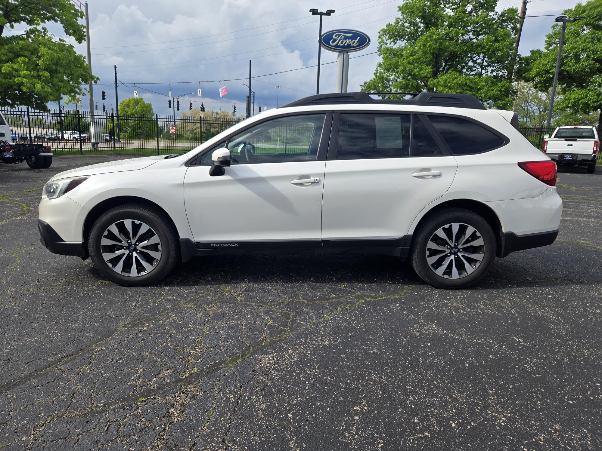 Used 2016 Subaru Outback Limited with VIN 4S4BSENC5G3283566 for sale in Cincinnati, OH