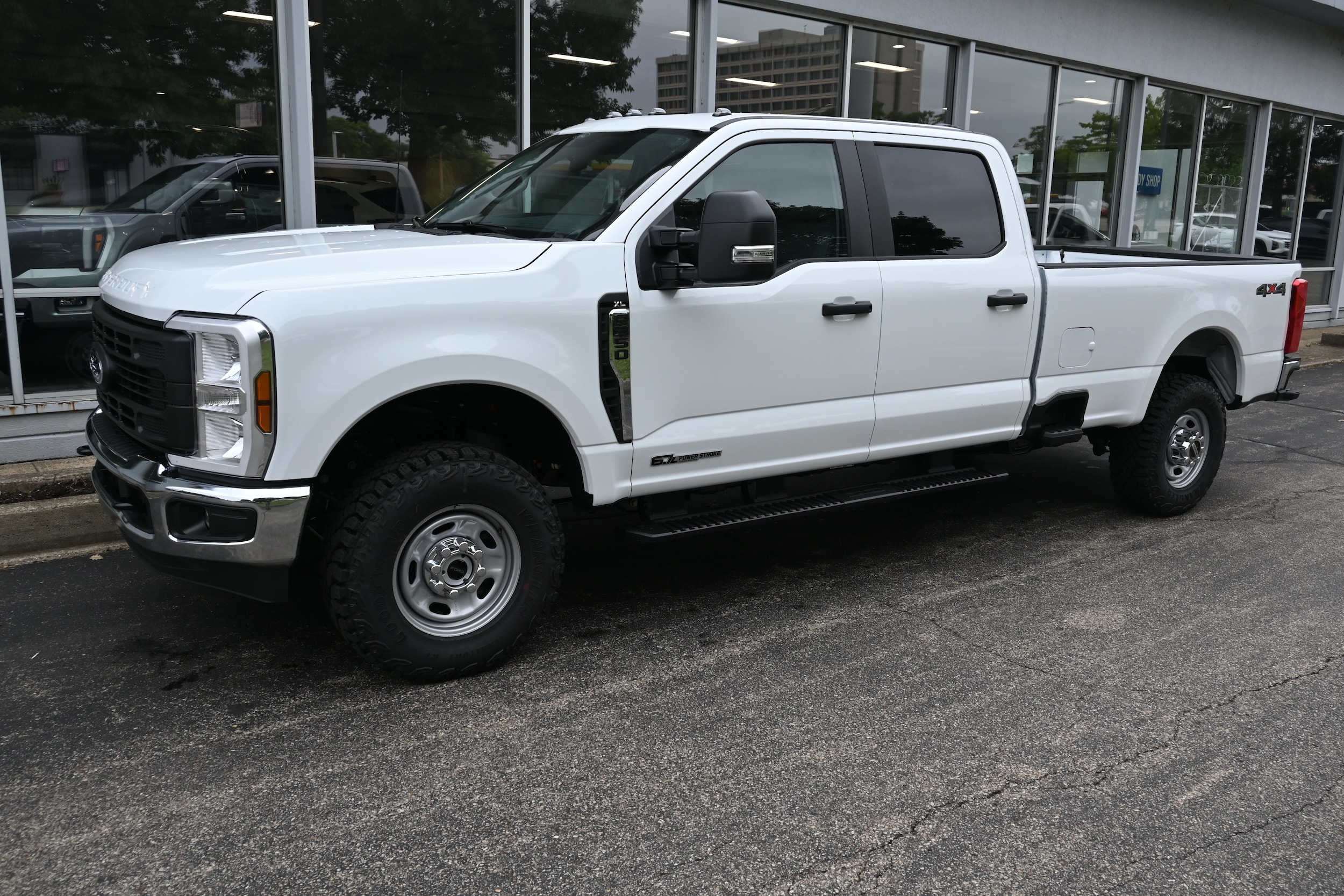 2026 Ford F-350 Super Duty XL's photo