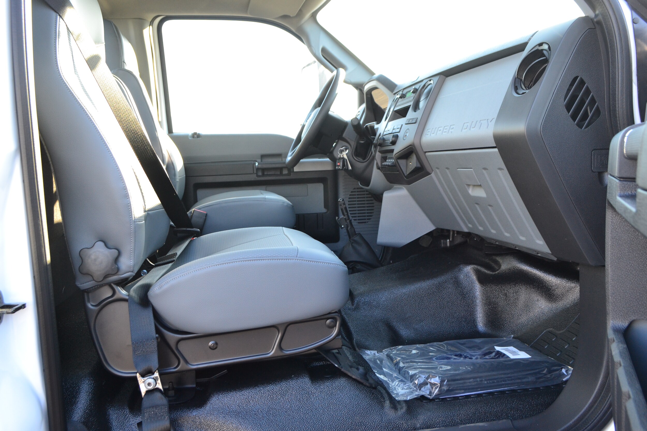 2026 Ford F-750 Regular Cab photo 4