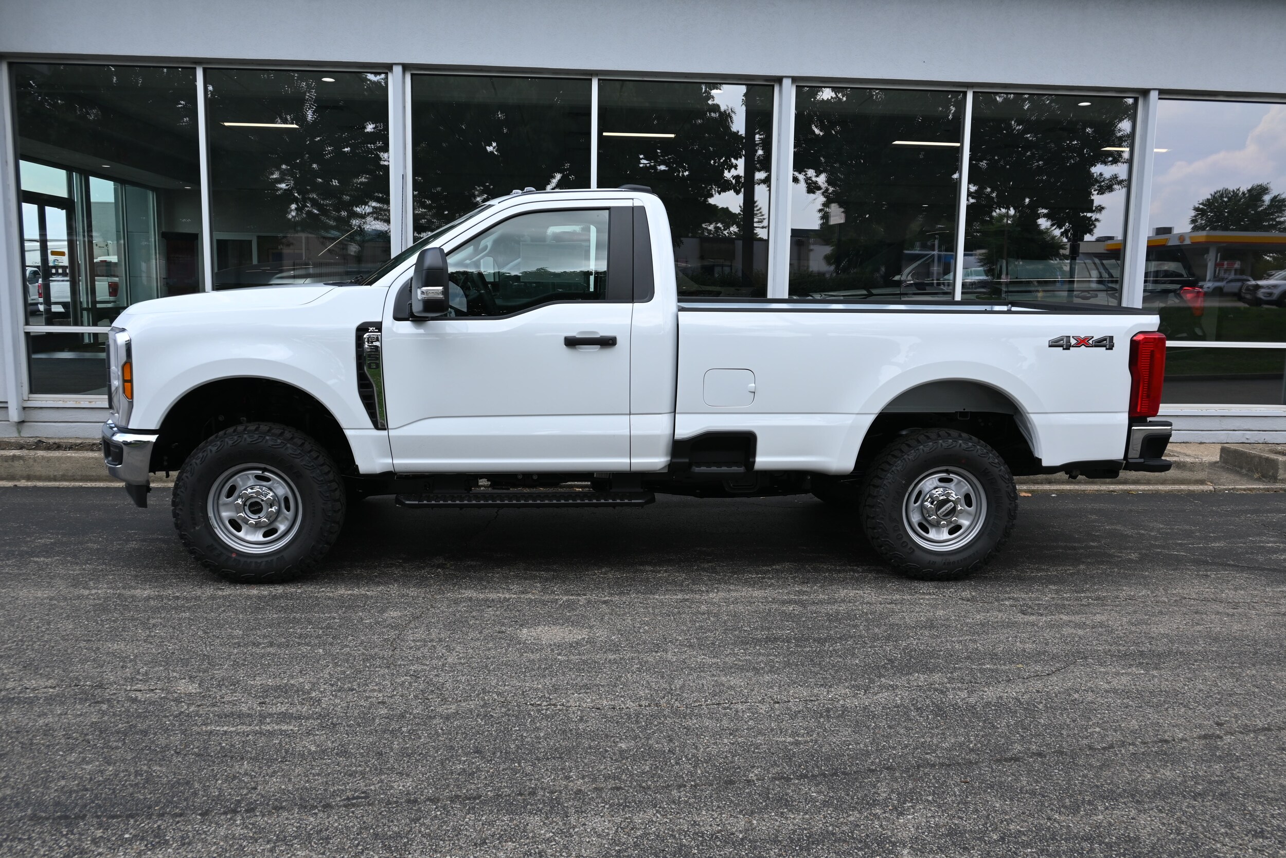 2026 Ford F-350 XL photo 2
