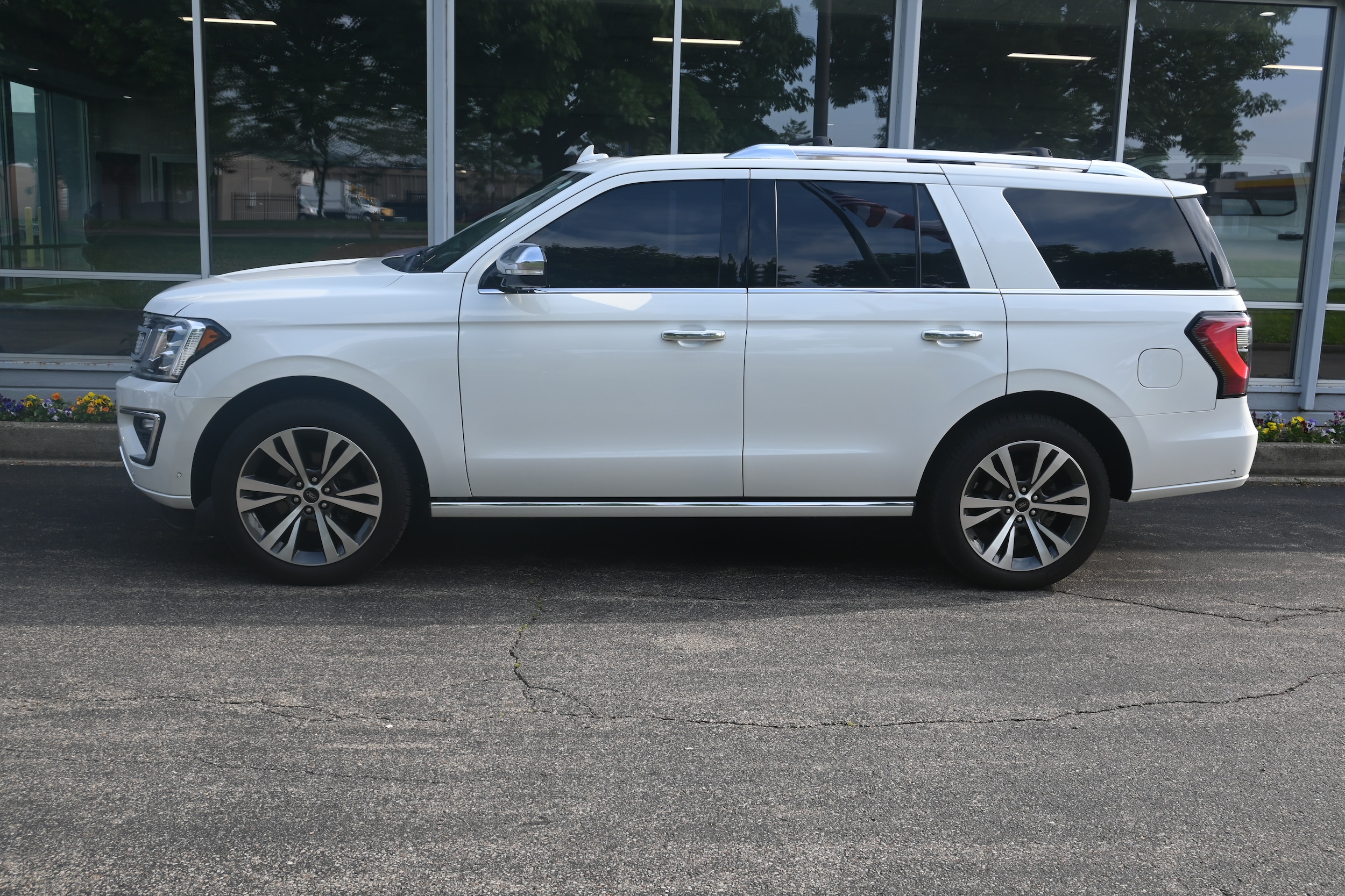 Used 2021 Ford Expedition Platinum with VIN 1FMJU1MT7MEA61756 for sale in Cincinnati, OH