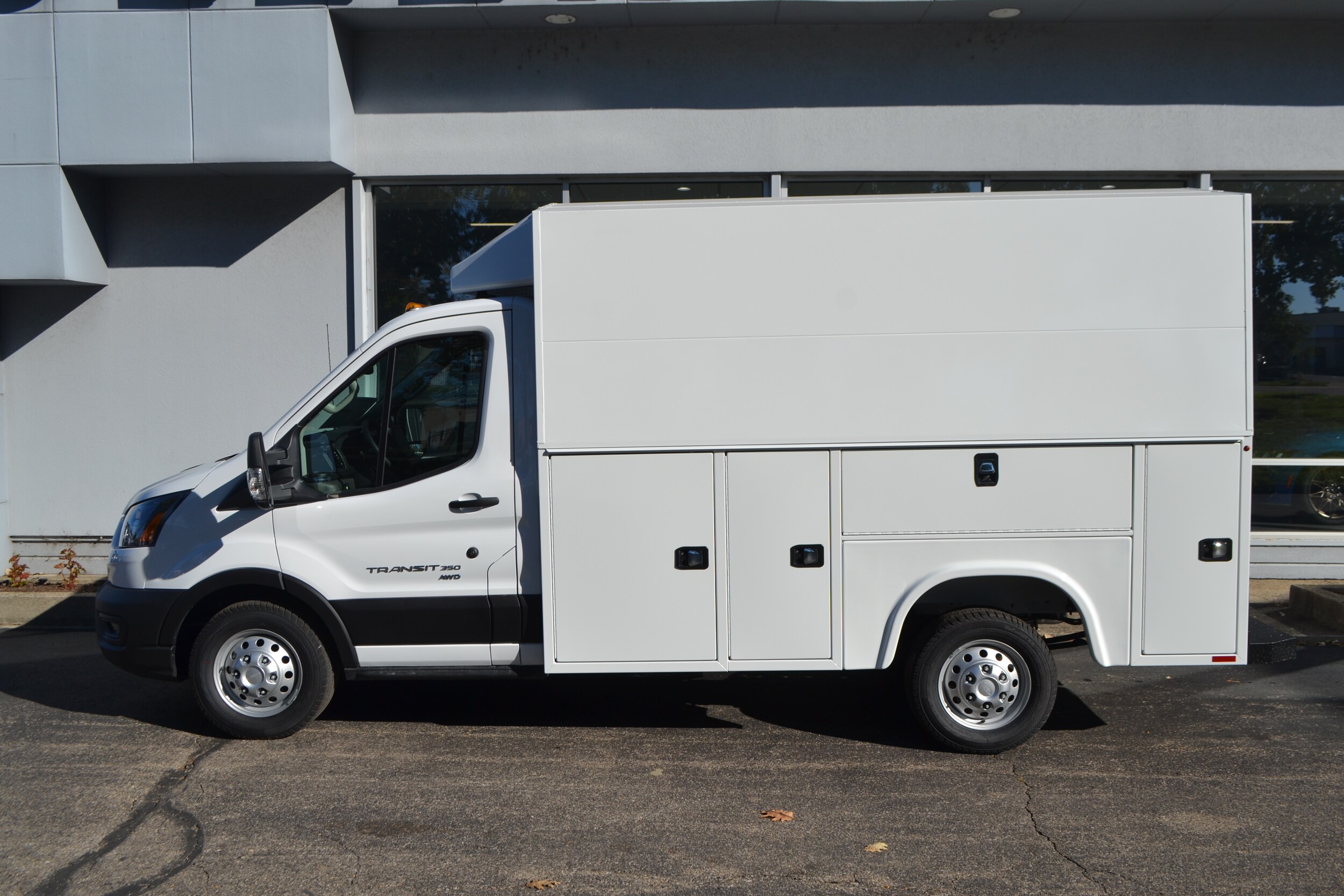2024 Ford Transit photo 2