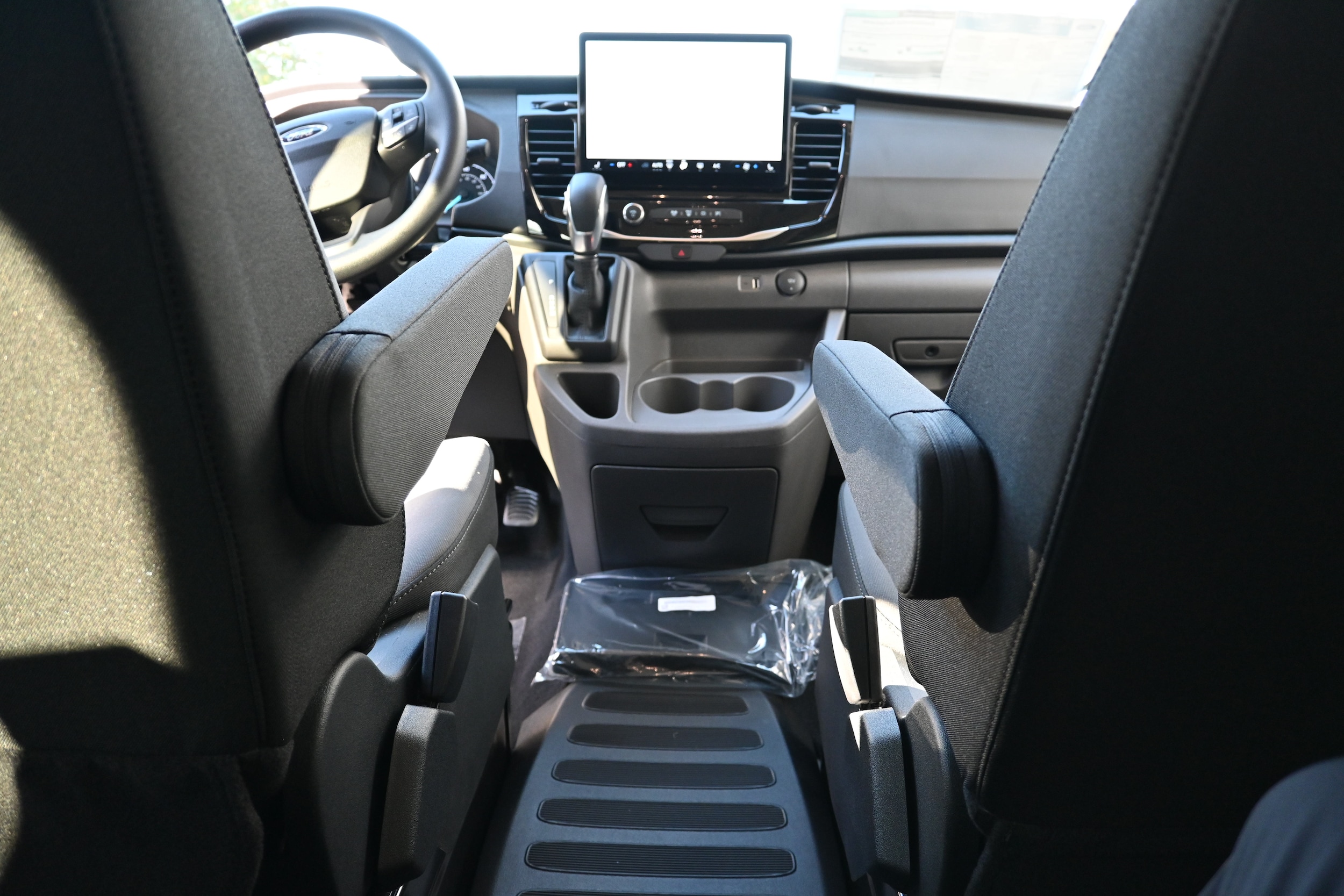 2025 Ford Transit Passenger Van XLT - Photo 20