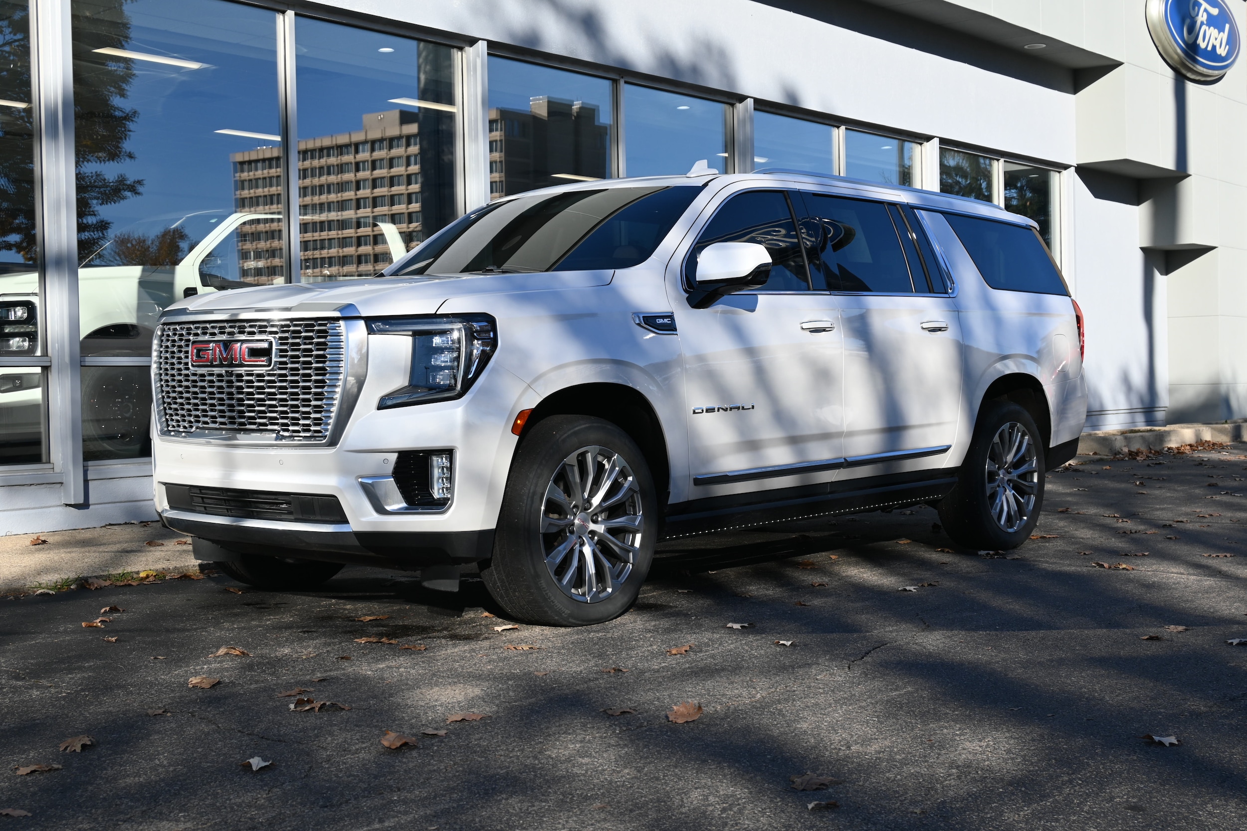 2022 GMC Yukon XL Denali's photo