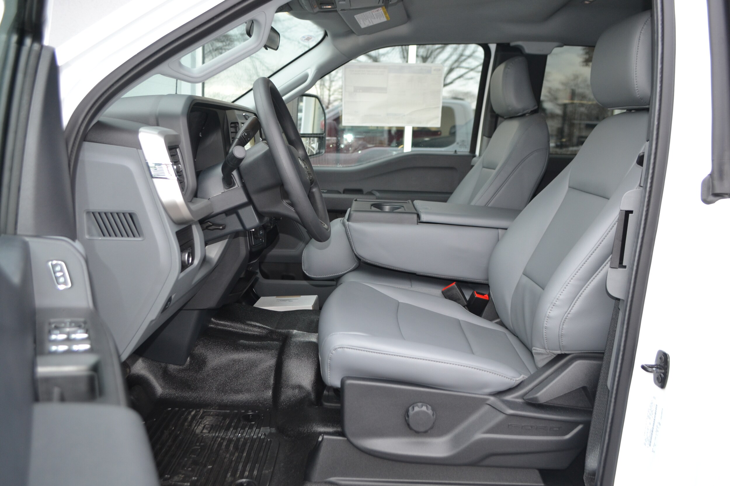 2025 Ford F-450 XL photo 3