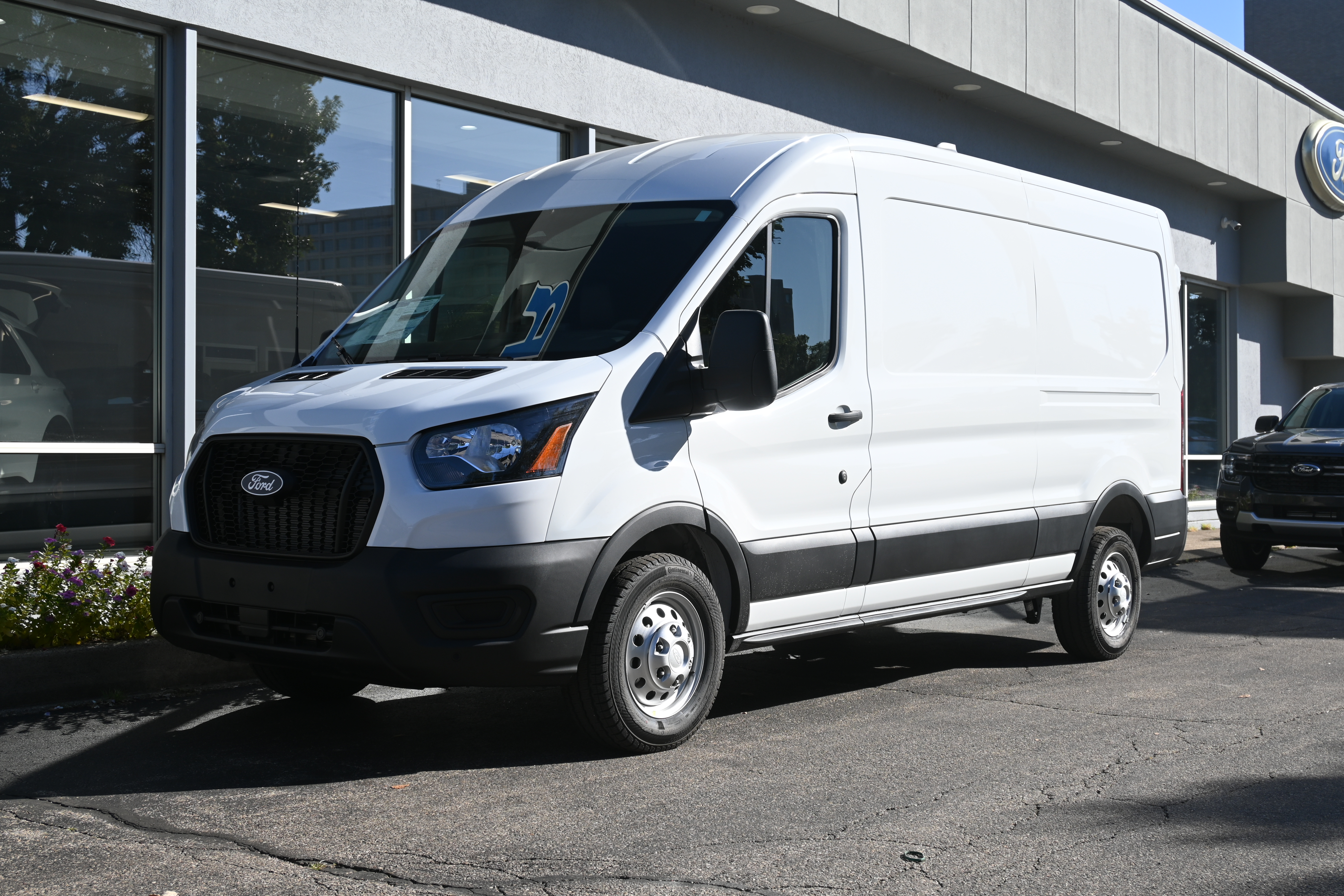  Ford Transit-250 Cargo