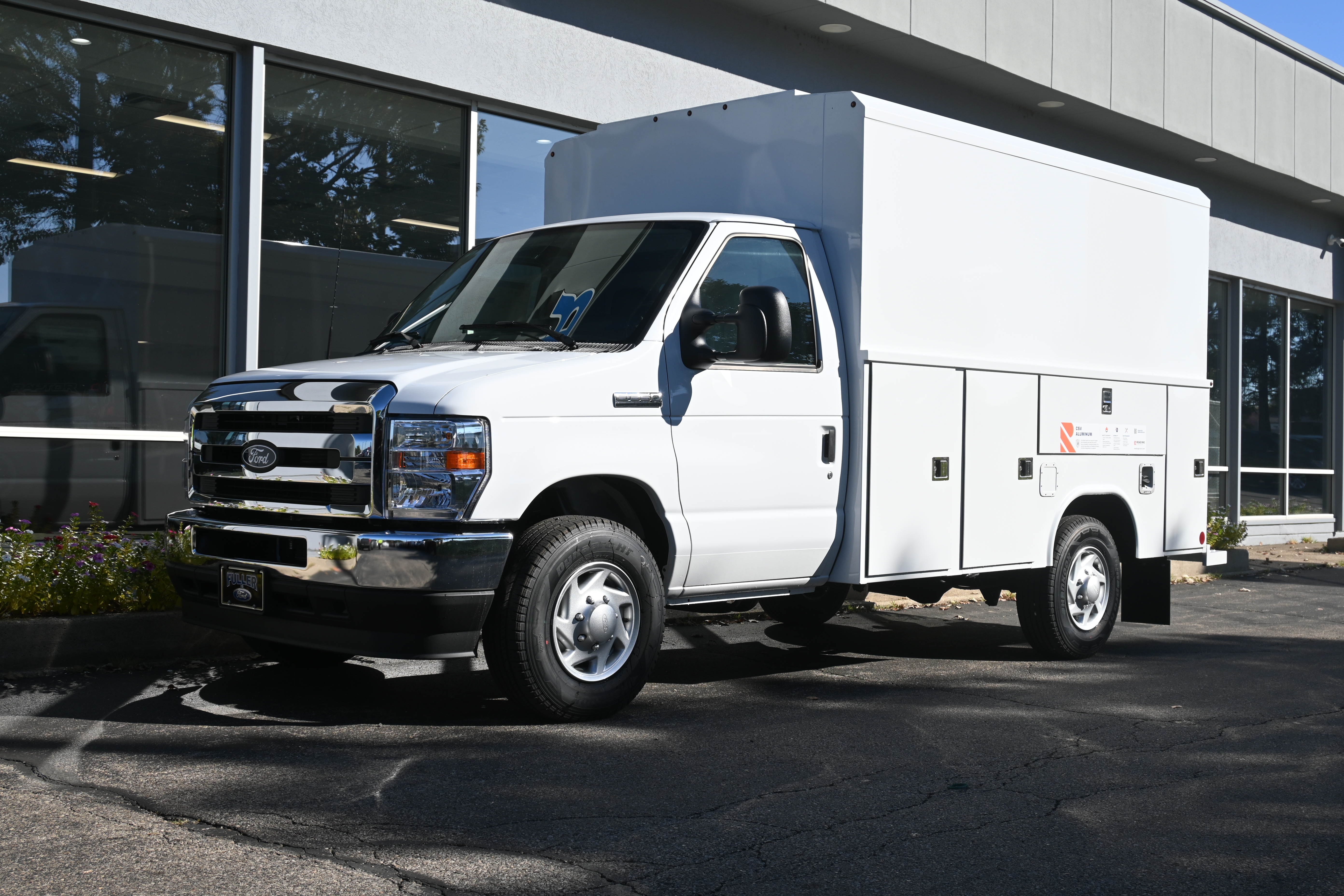  Ford E-350 Cutaway
