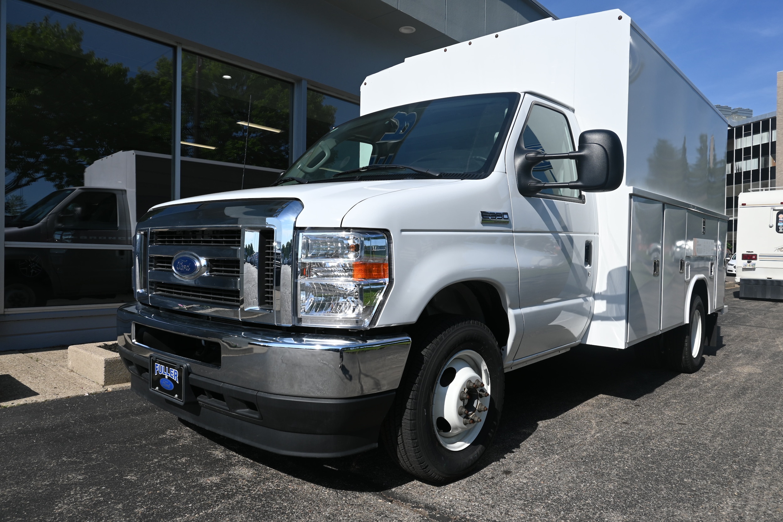 2025 Ford E-Series DRW E-350 Super Duty 138 in WB's photo