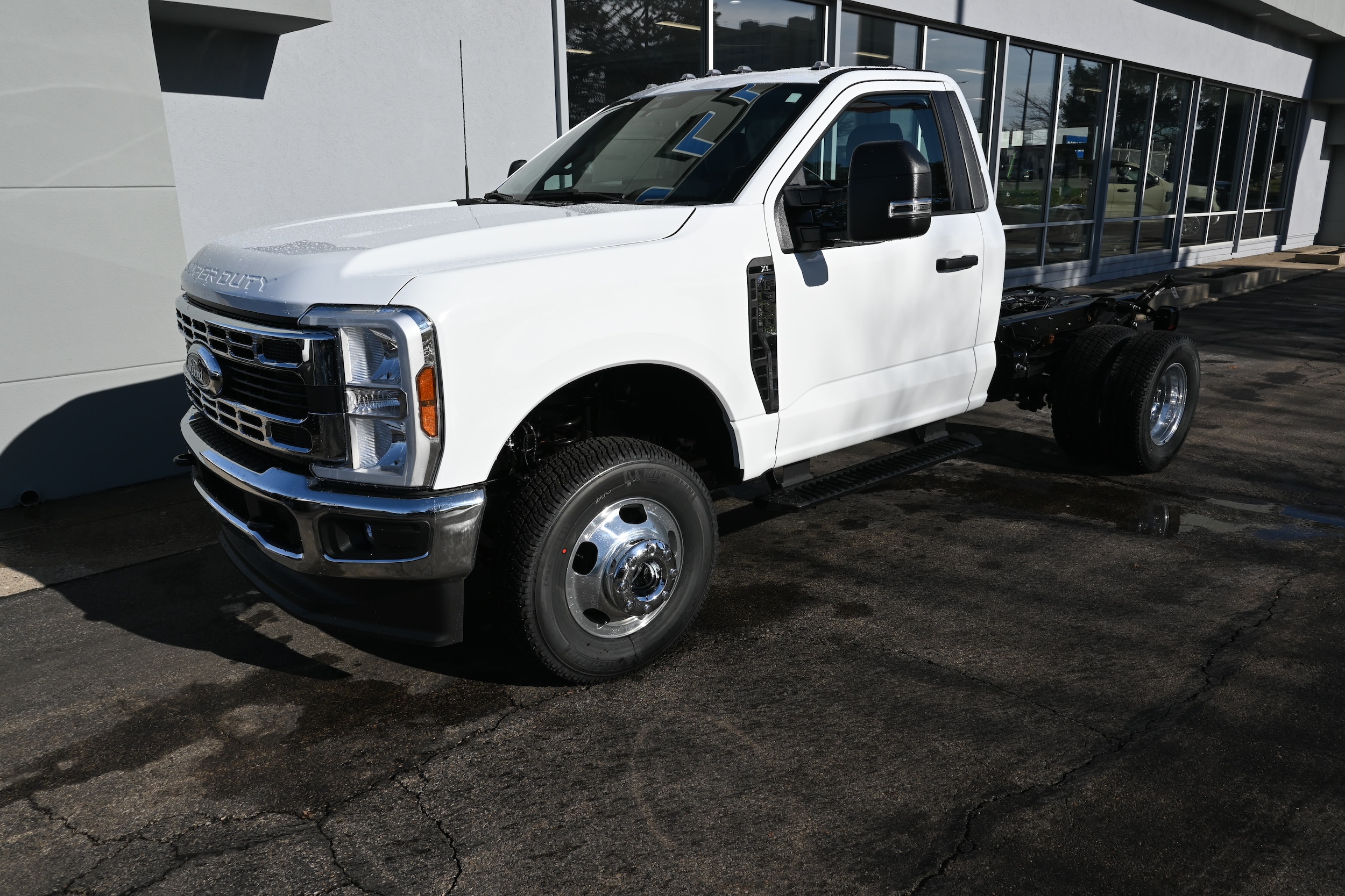 2026 Ford F-350 Super Duty Chassis Cab XL's photo