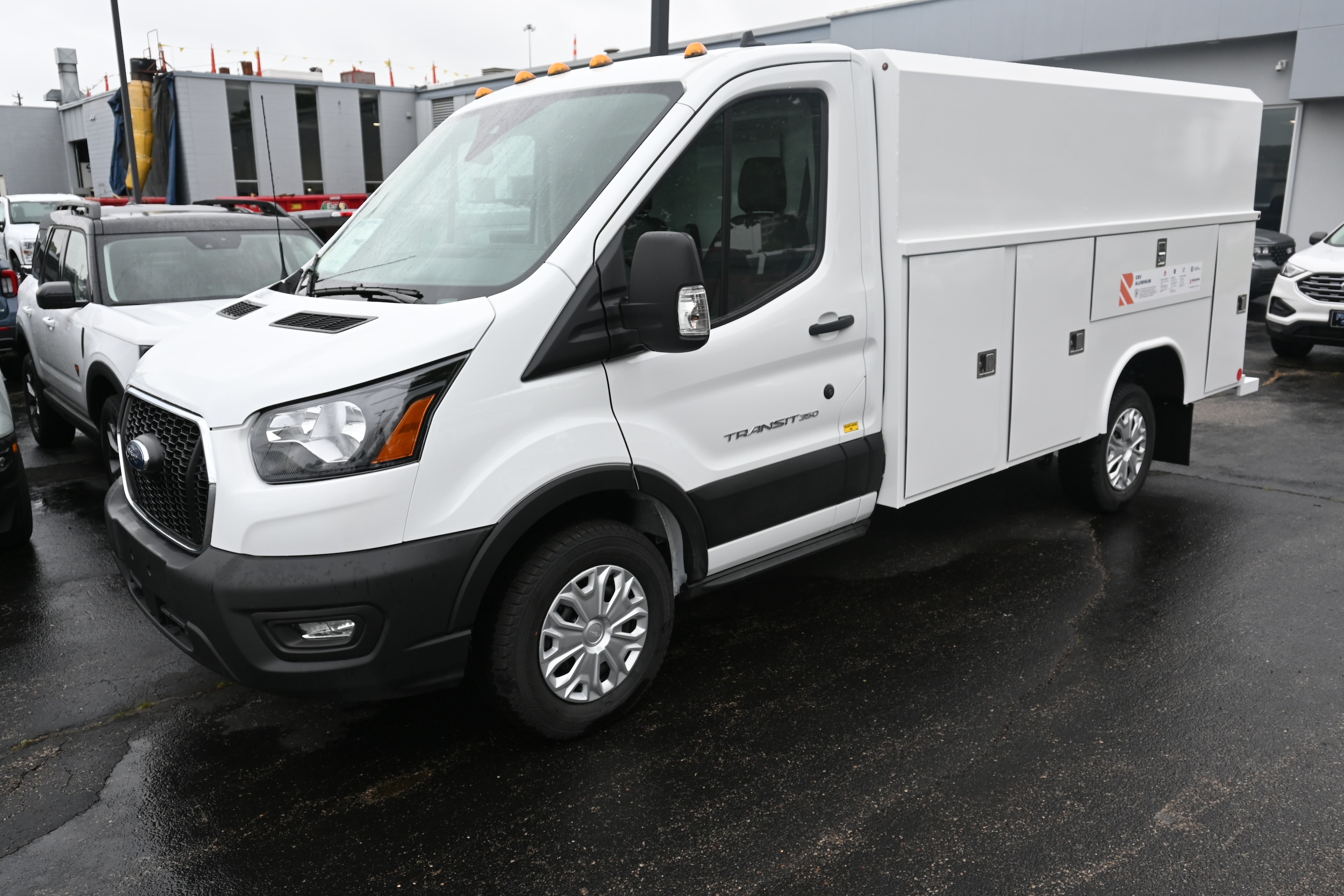 2025 Ford Transit Cutaway Base's photo