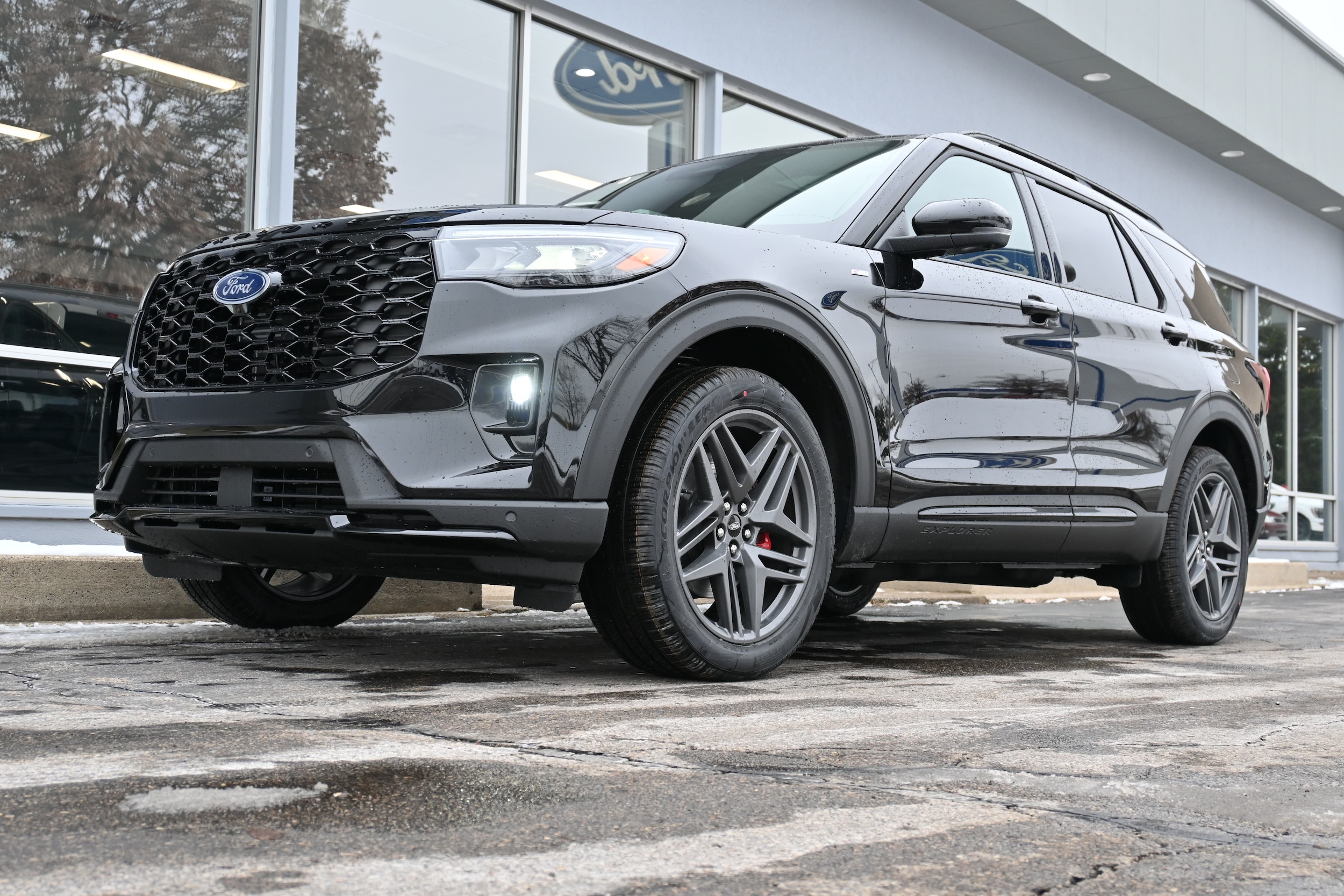 2026 Ford Explorer ST-LINE's photo