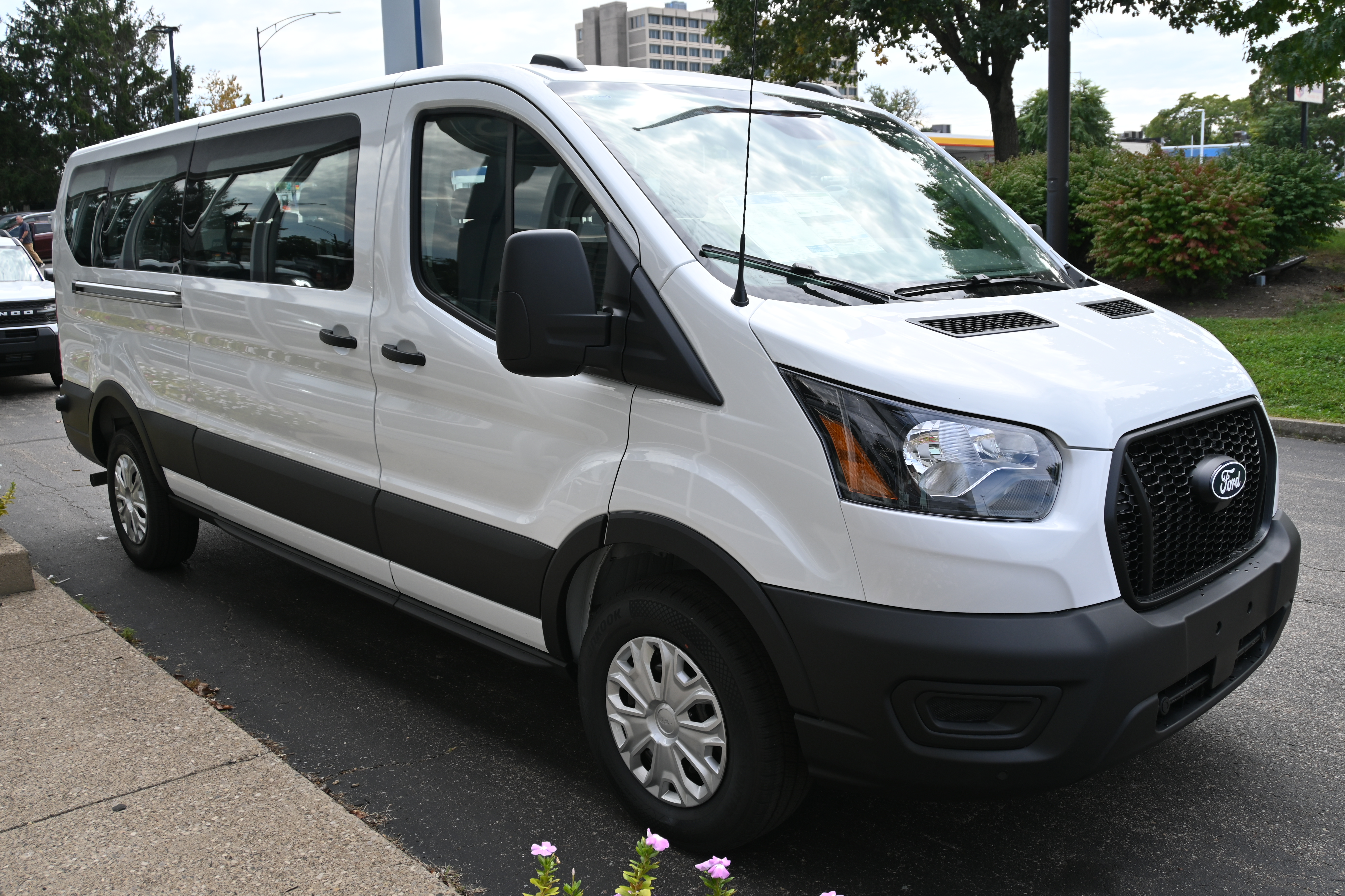  Ford Transit-350 Passenger