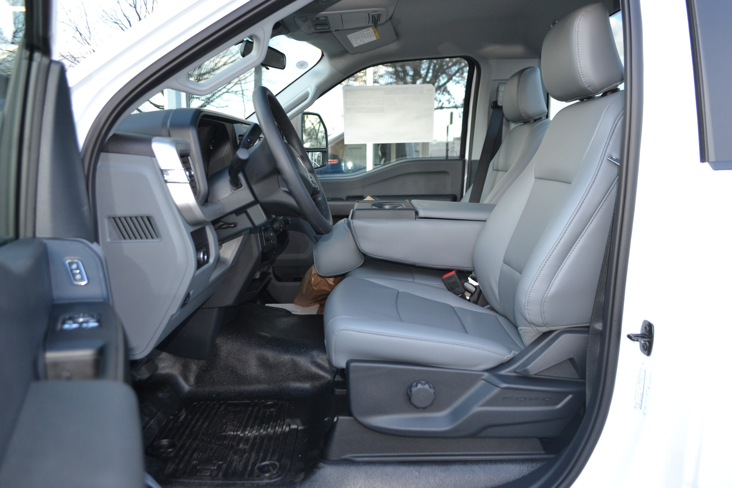 2025 Ford F-350 XL photo 4