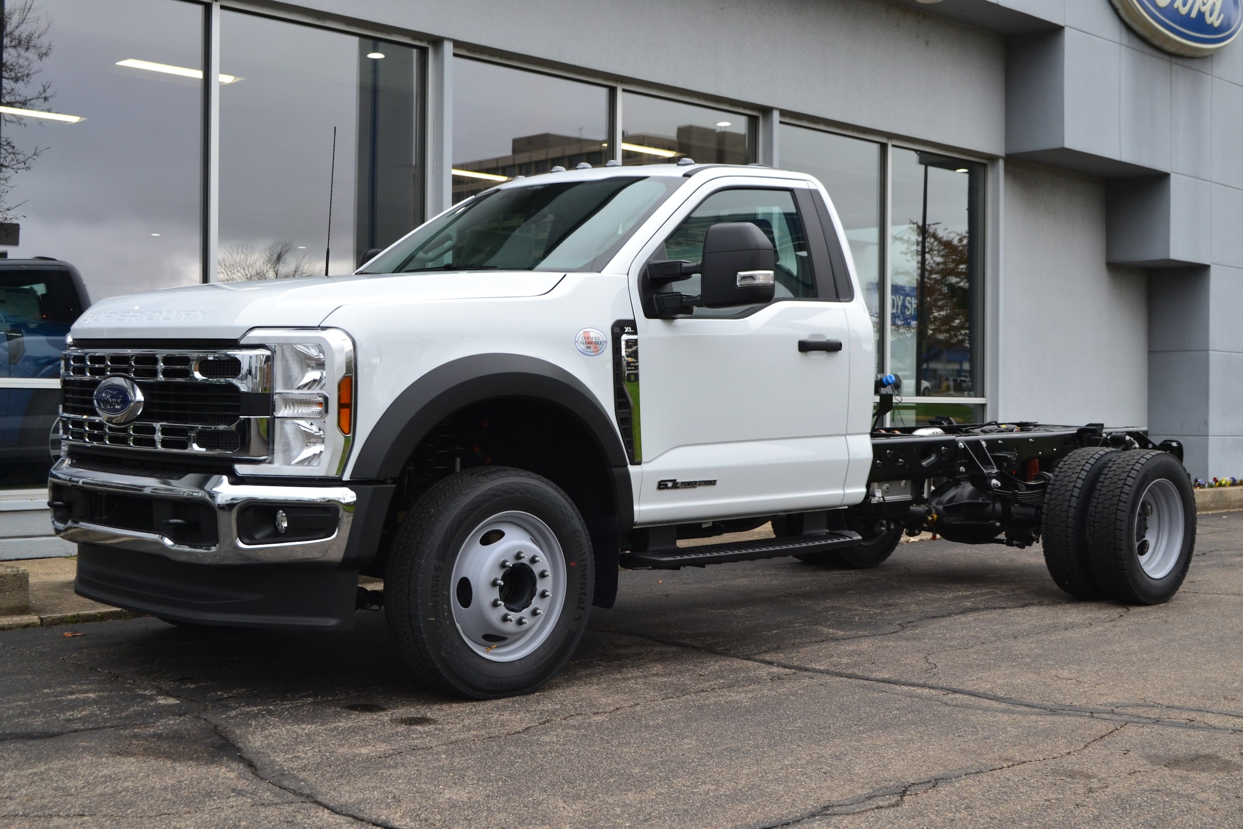 2025 Ford F-450 Super Duty Chassis Cab XL's photo