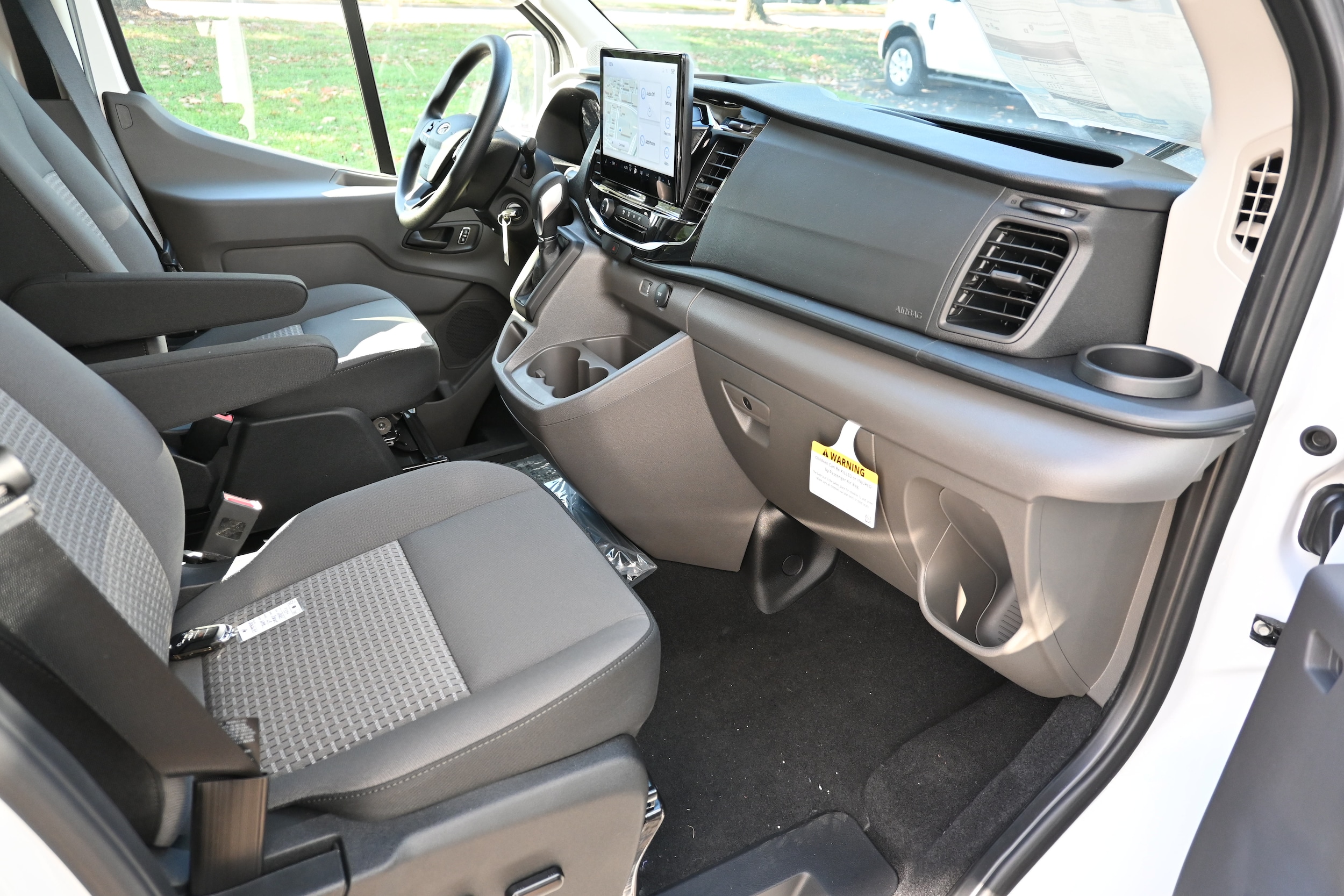 2025 Ford Transit Passenger Van XLT - Photo 30