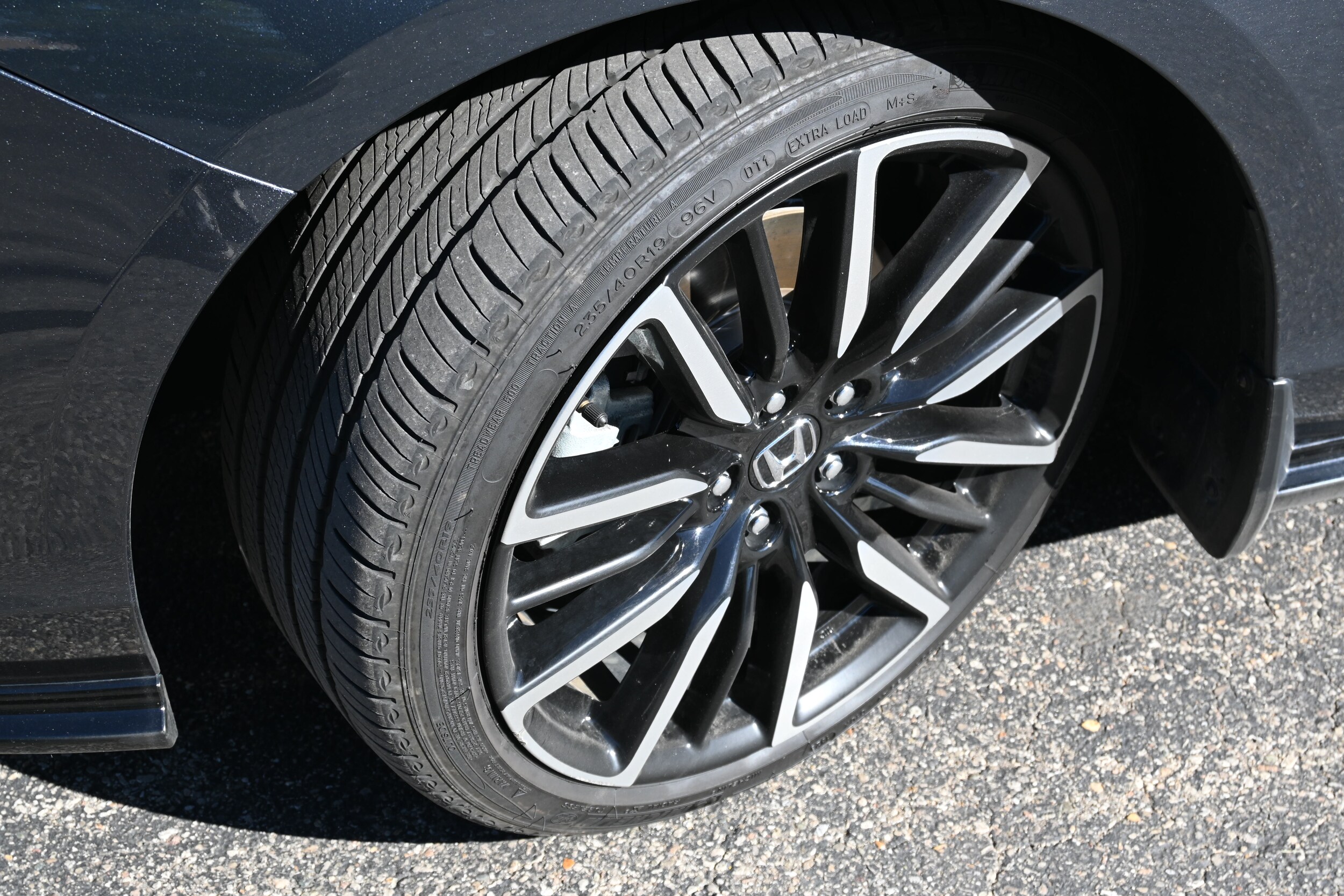 2023 Honda Accord Hybrid photo 2