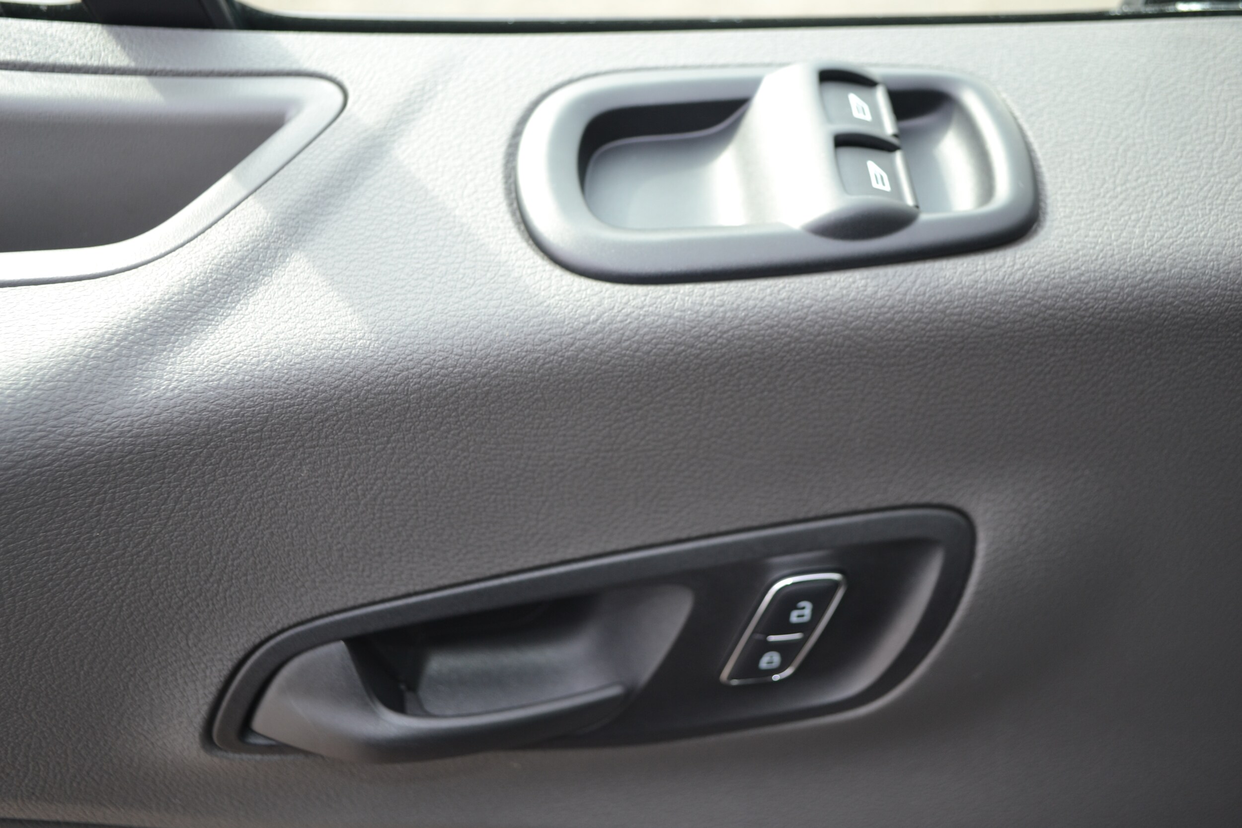 2025 Ford Transit photo 3