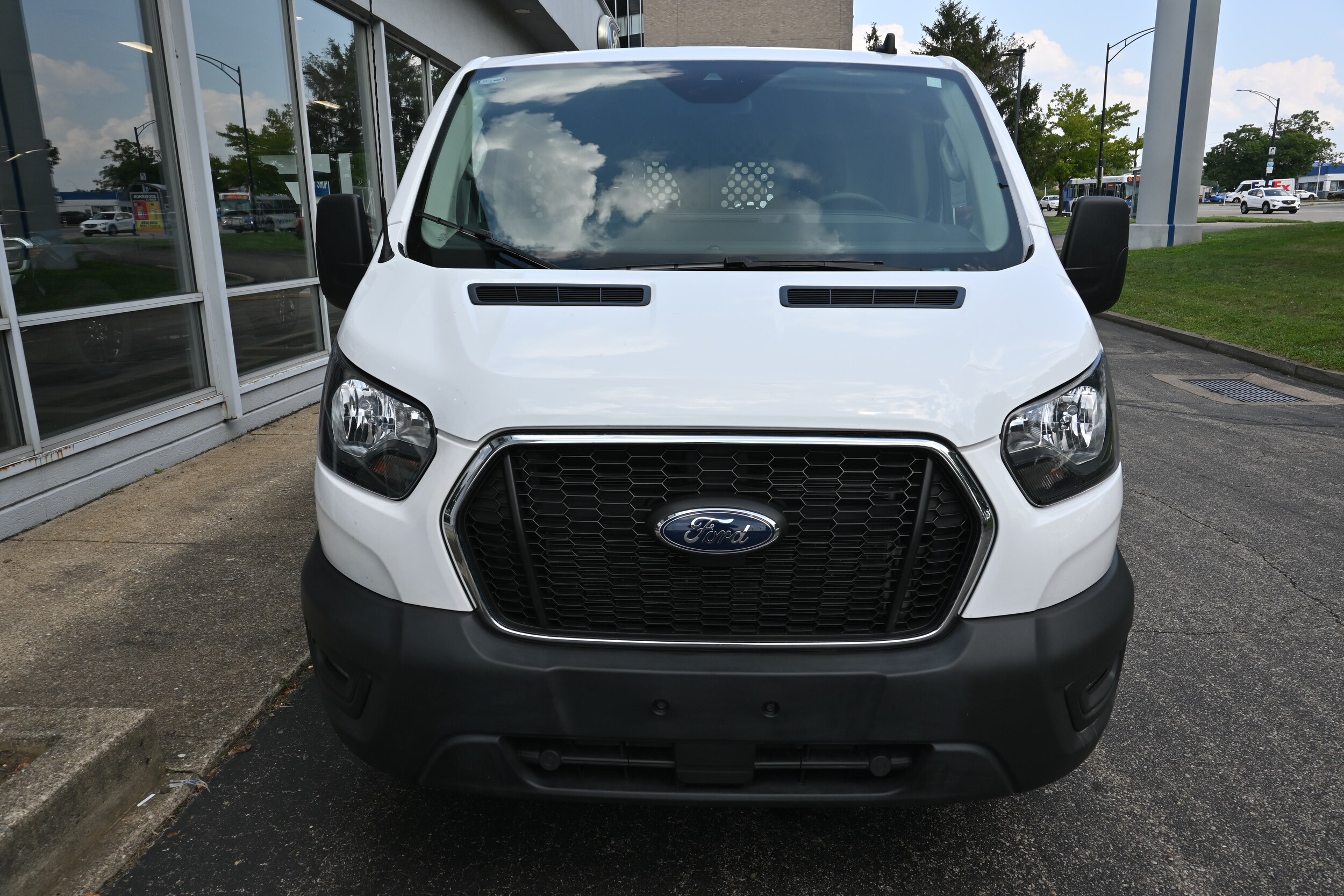 2023 Ford Transit photo 3