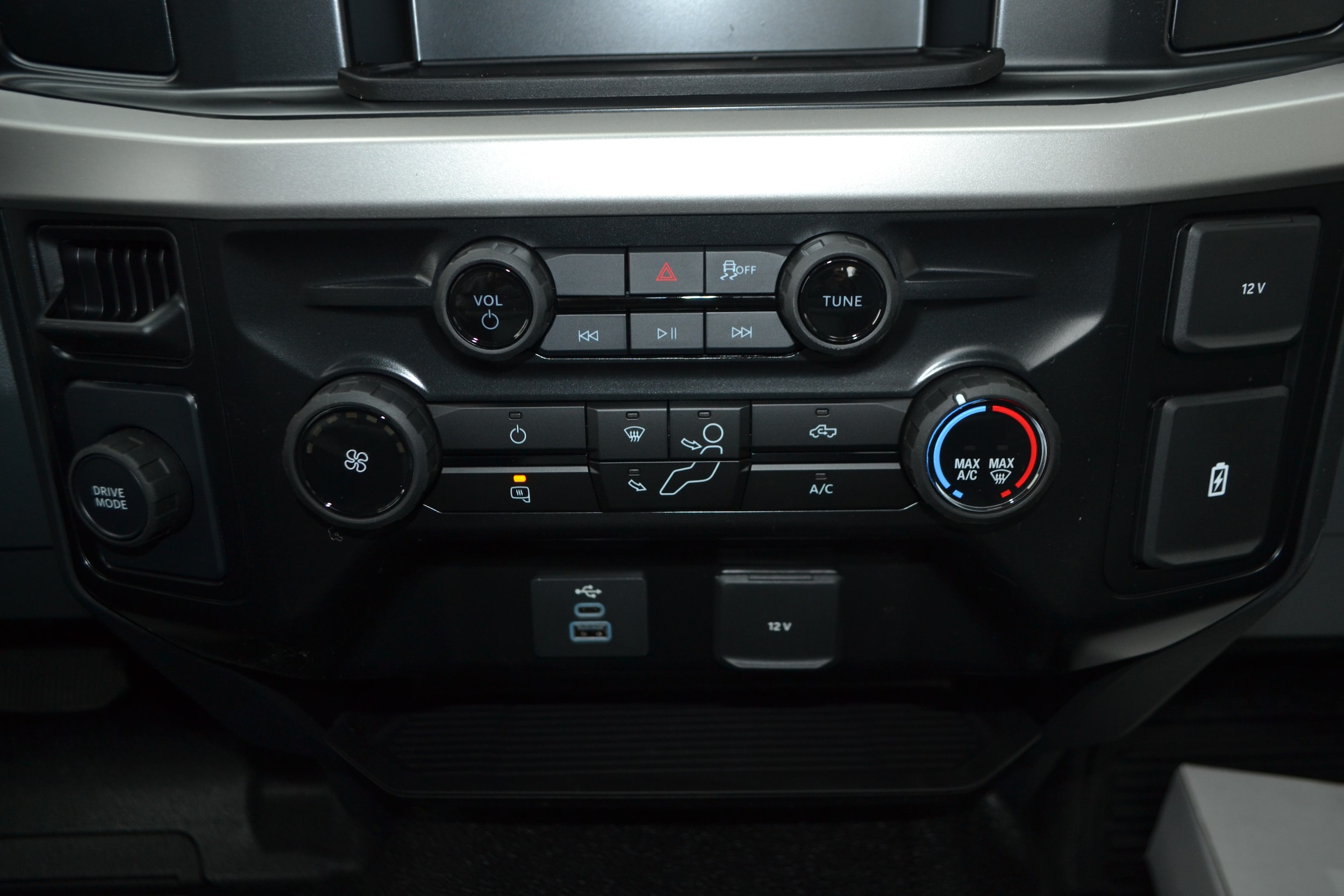 2025 Ford F-450 Super Duty Chassis Cab XL - Photo 7