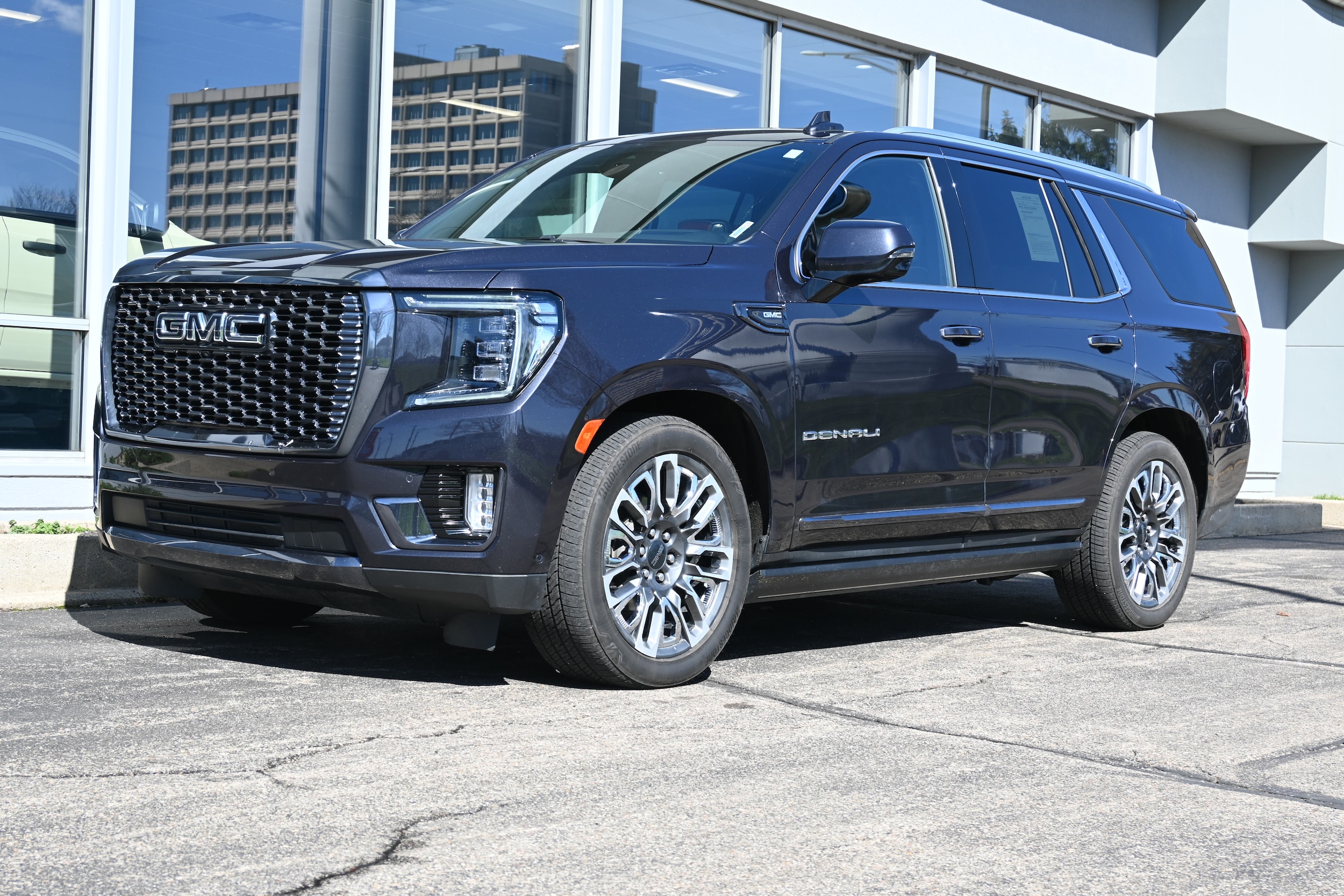 2023 GMC Yukon 4WD Denali Ultimate's photo