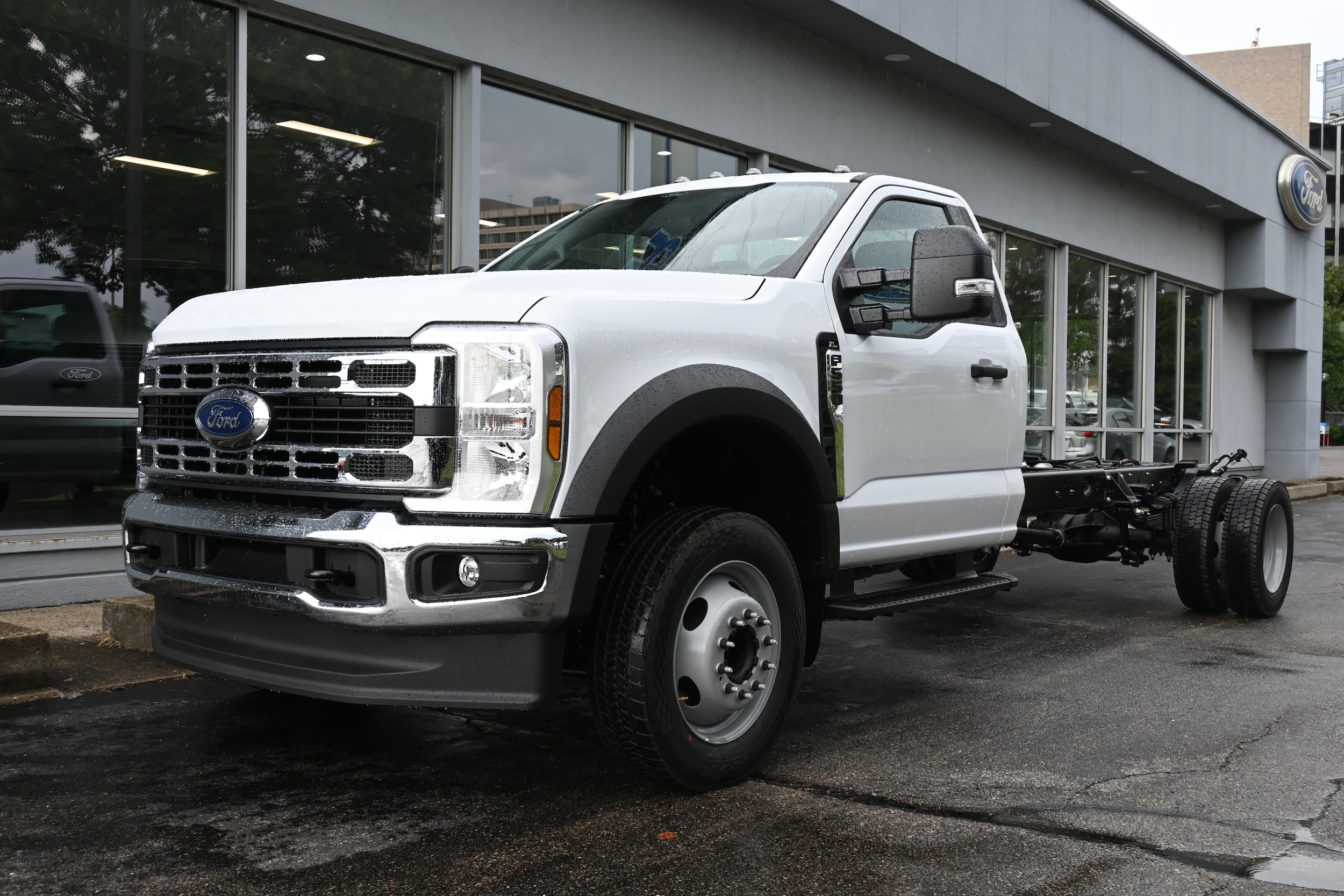 2025 Ford F-550 Super Duty Chassis Cab XL's photo